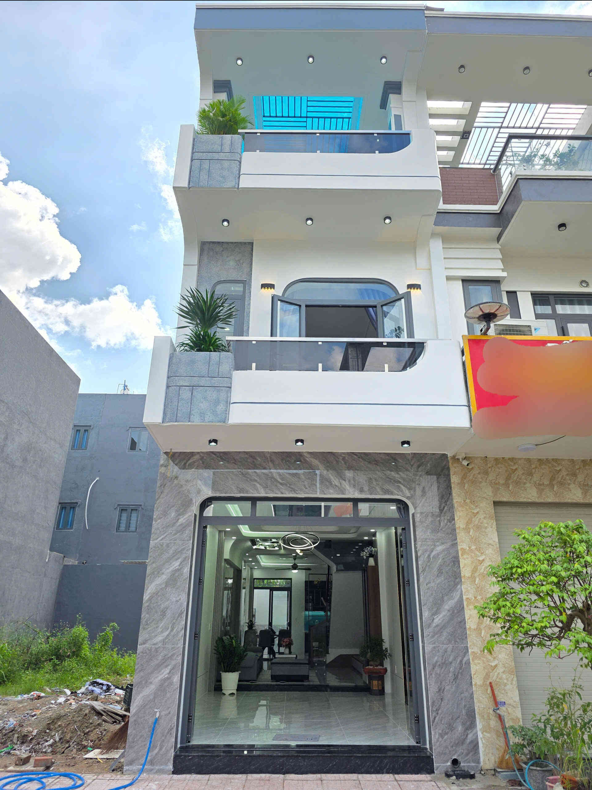 Bán nhà mới 1T2L 4x17.2m, đường D1 KDC Lê Phong Bình Chuẩn 1, full nội thất