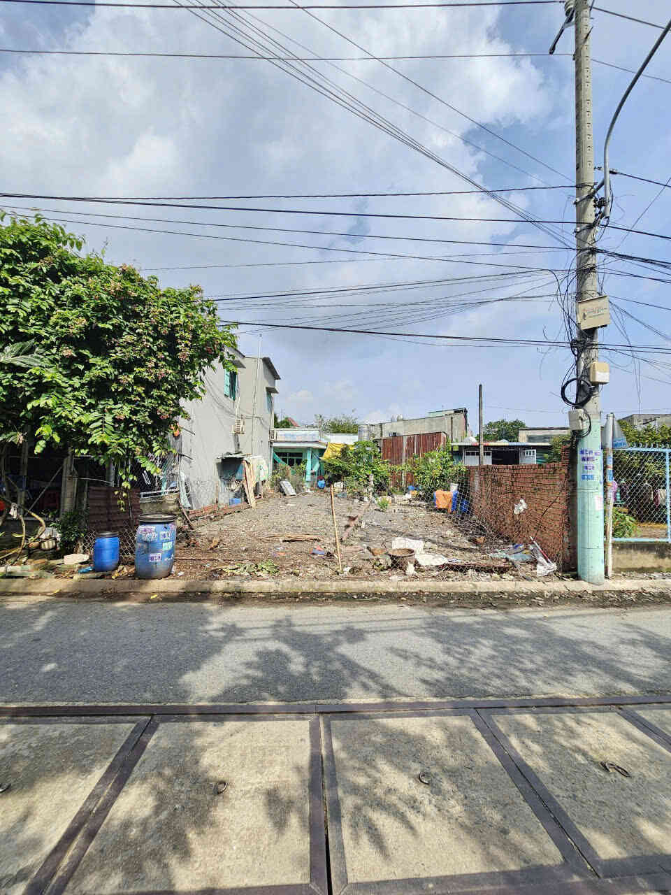 Bán đất 4.1x25m, mặt tiền Nguyễn Hiền p. Dĩ An gần chợ Xóm Vắng