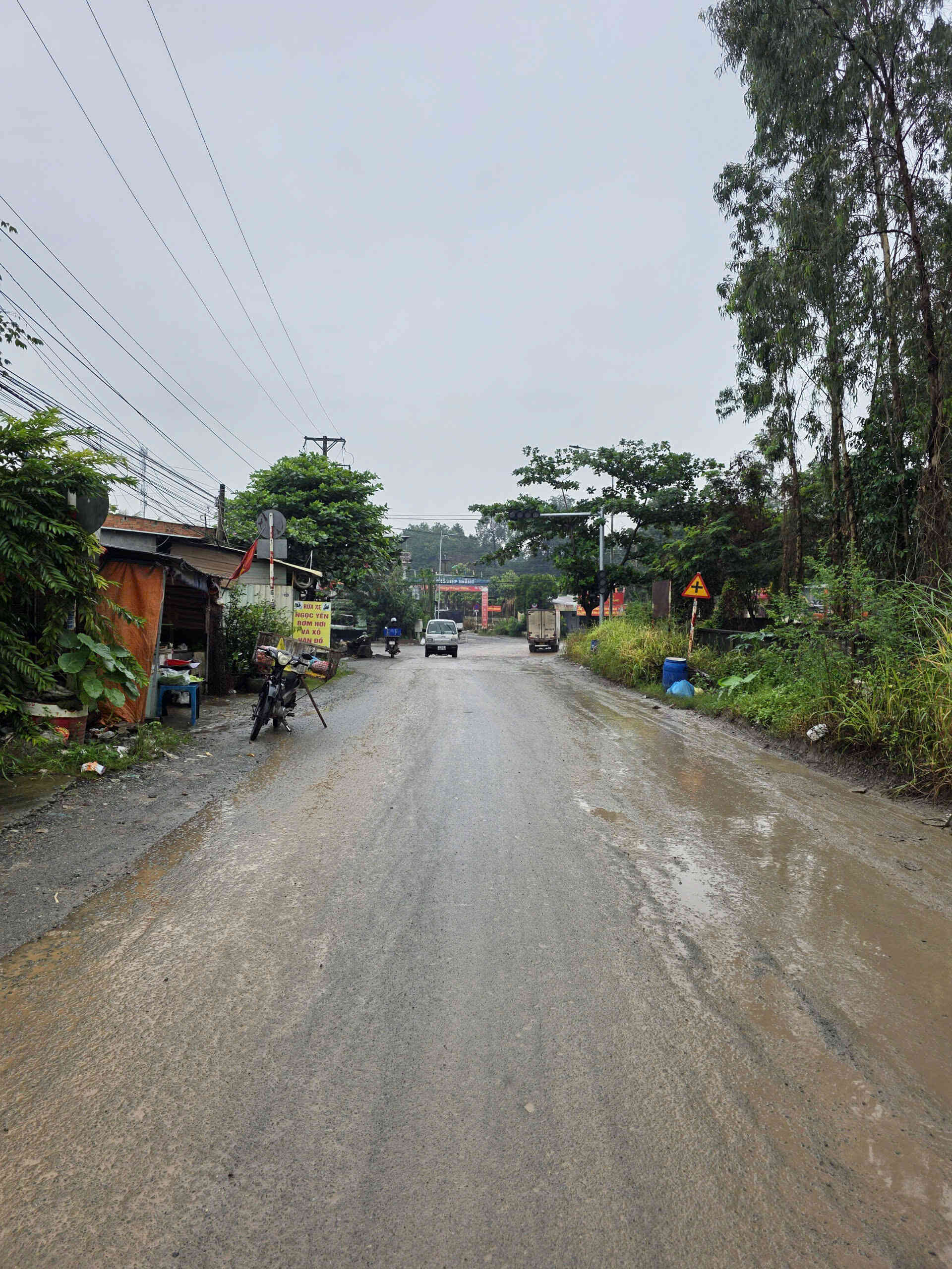 Bán đất 10x21m, mặt tiền Thống Nhất p. Bình Thắng