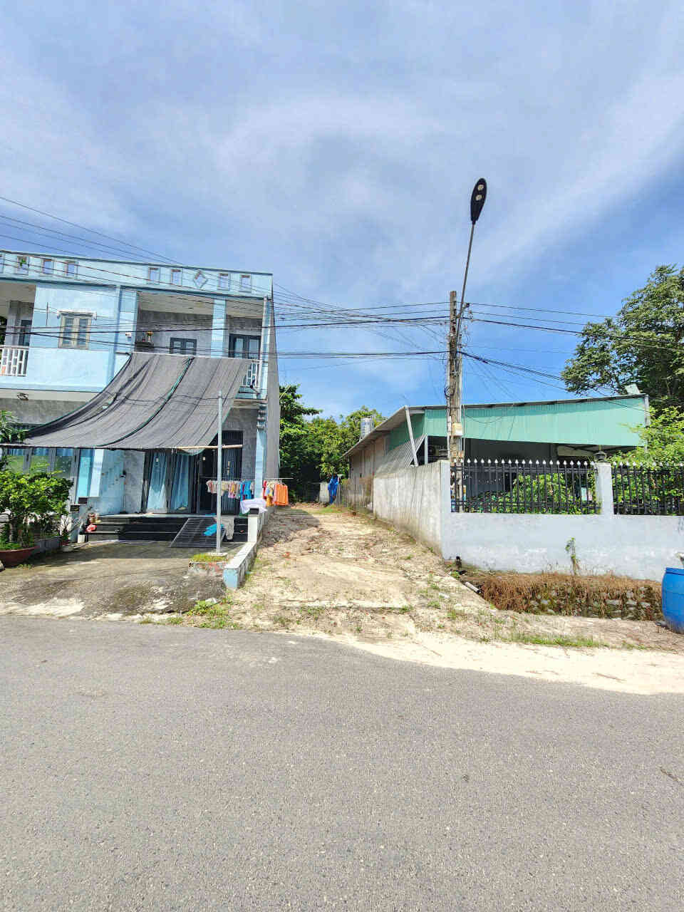 Bán đất 4x26m, hẻm ĐT.743B p. Thái Hòa gần chợ Tân Ba