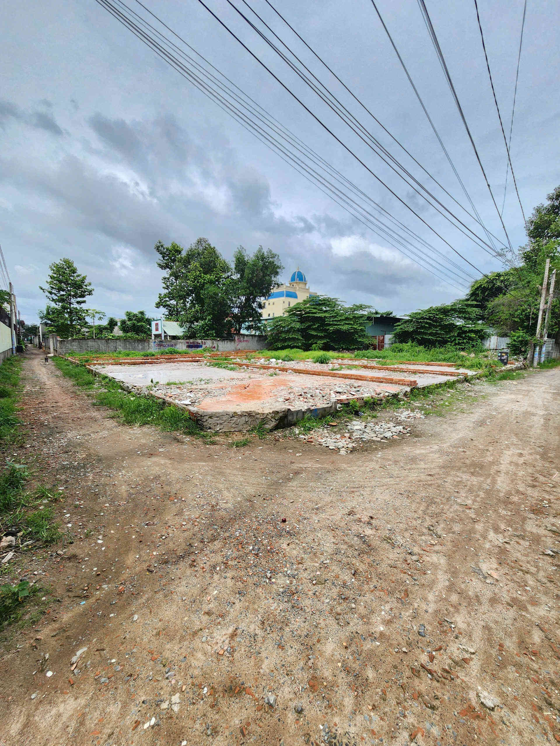 Bán đất 4x20m, hẻm ĐT.743B p. Tân Đông Hiệp gần Ngã Ba Cây Điệp