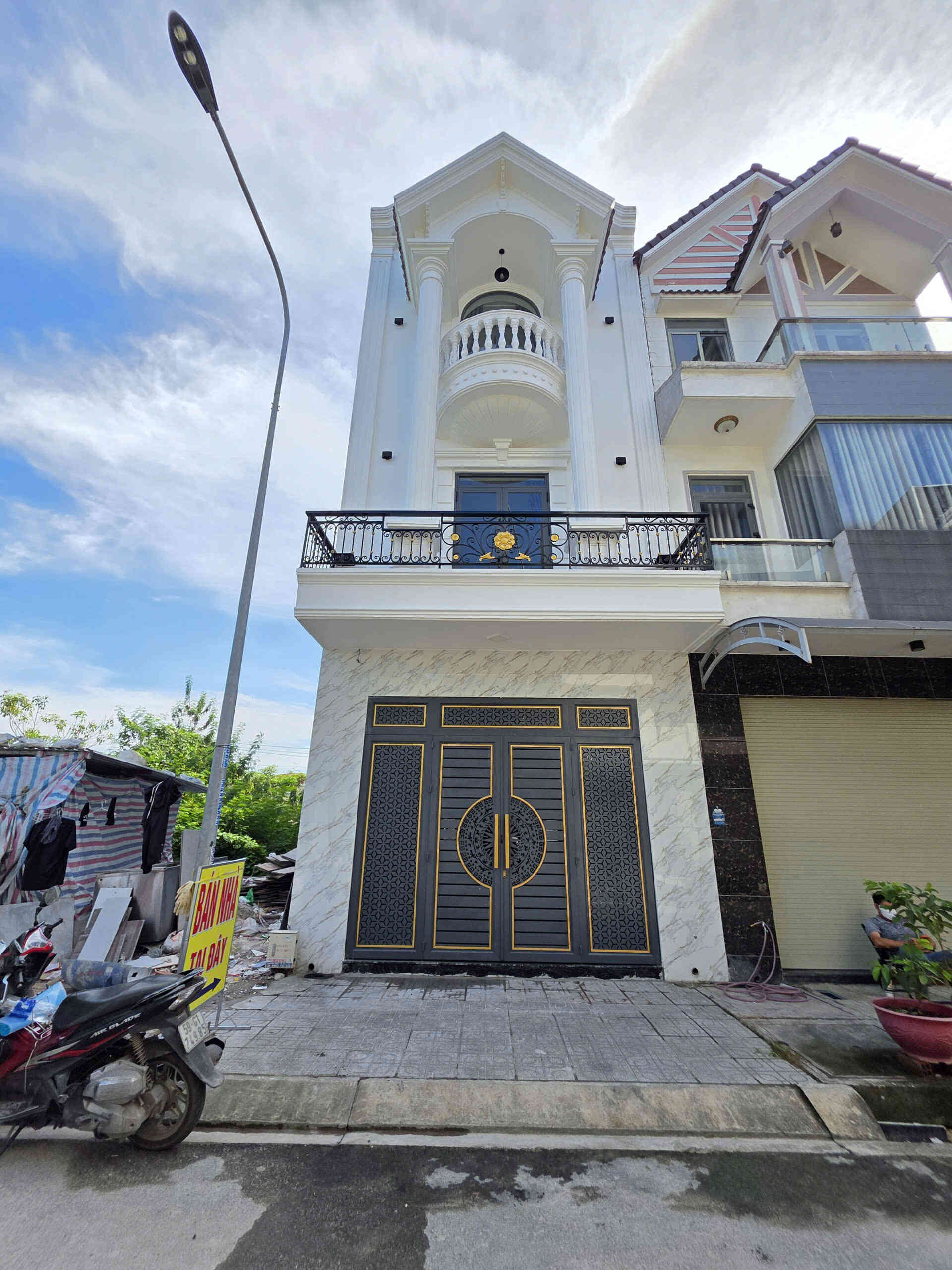 Bán nhà 1T2L 5x16m hoàn công, đường D5 KDC An Phú 1 p. An Phú gần chợ Đông Đô, full nội thất