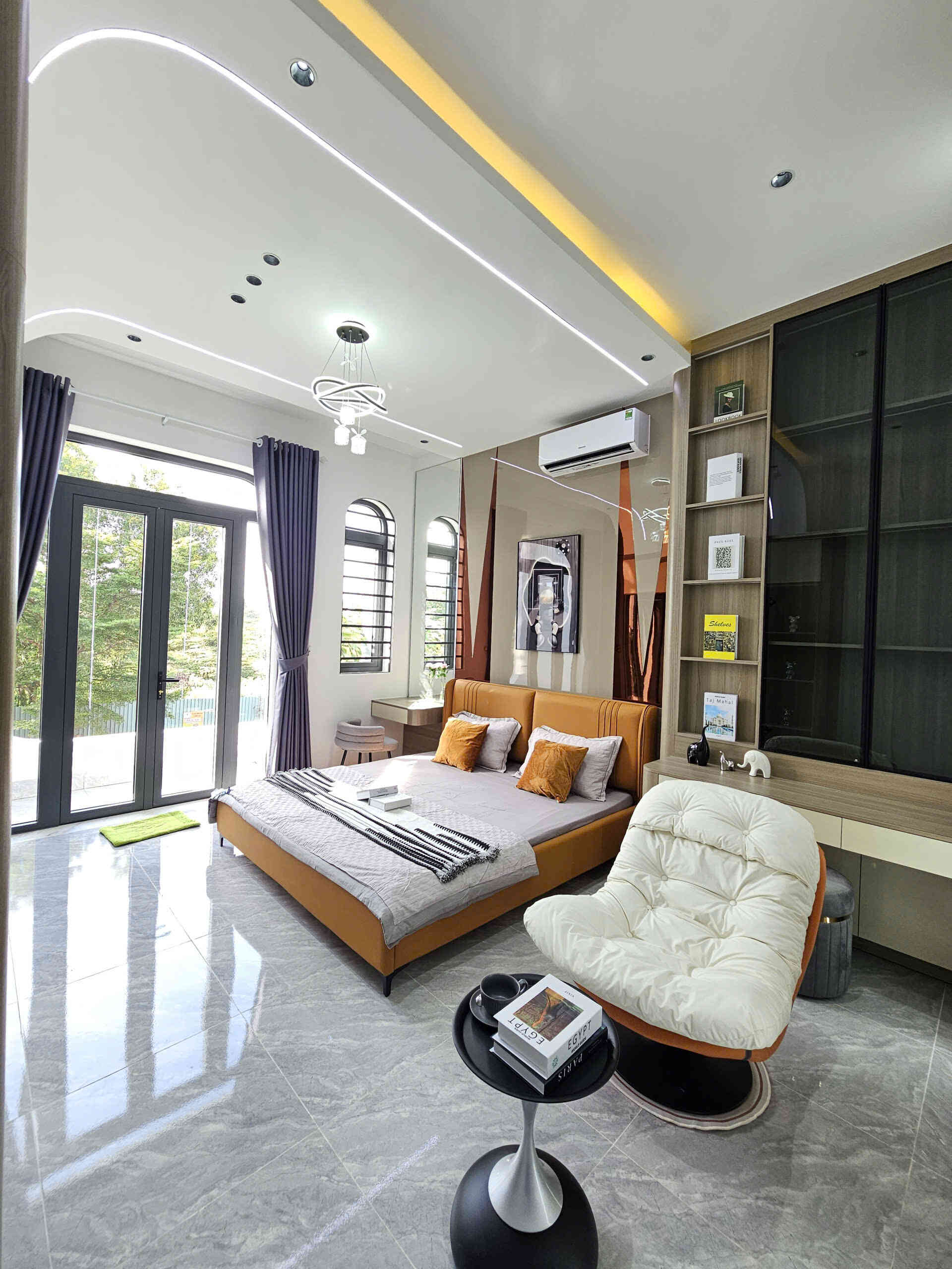 Bán nhà mới 1T2L 4×15.5m, mặt tiền Bình Chuẩn 67 gần chợ Phú Phong, full nội thất