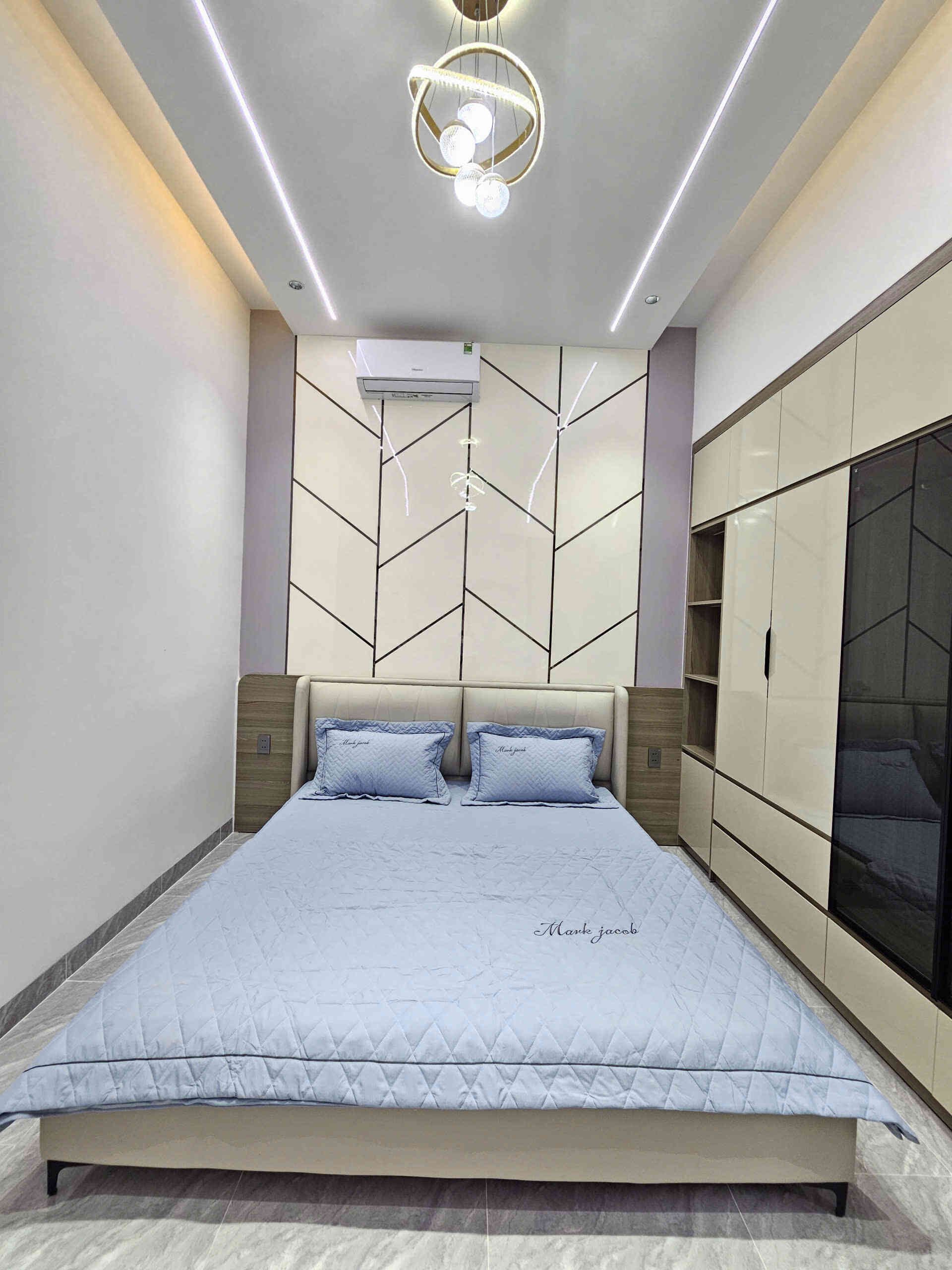 Bán nhà mới 1T2L 4×15.5m, mặt tiền Bình Chuẩn 67 gần chợ Phú Phong, full nội thất