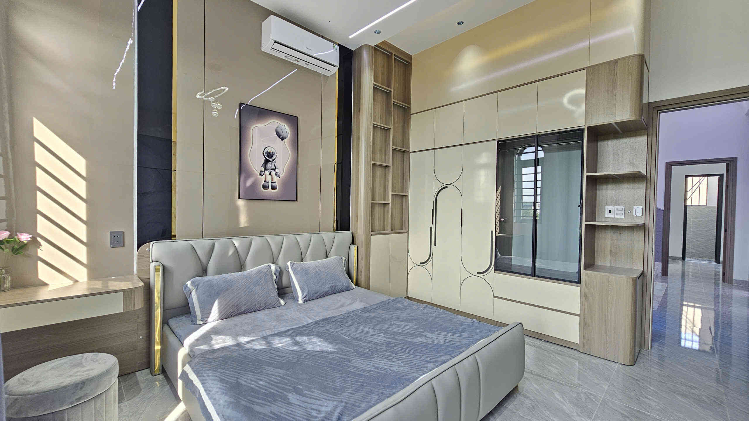 Bán nhà mới 1T2L 4×15.5m, mặt tiền Bình Chuẩn 67 gần chợ Phú Phong, full nội thất