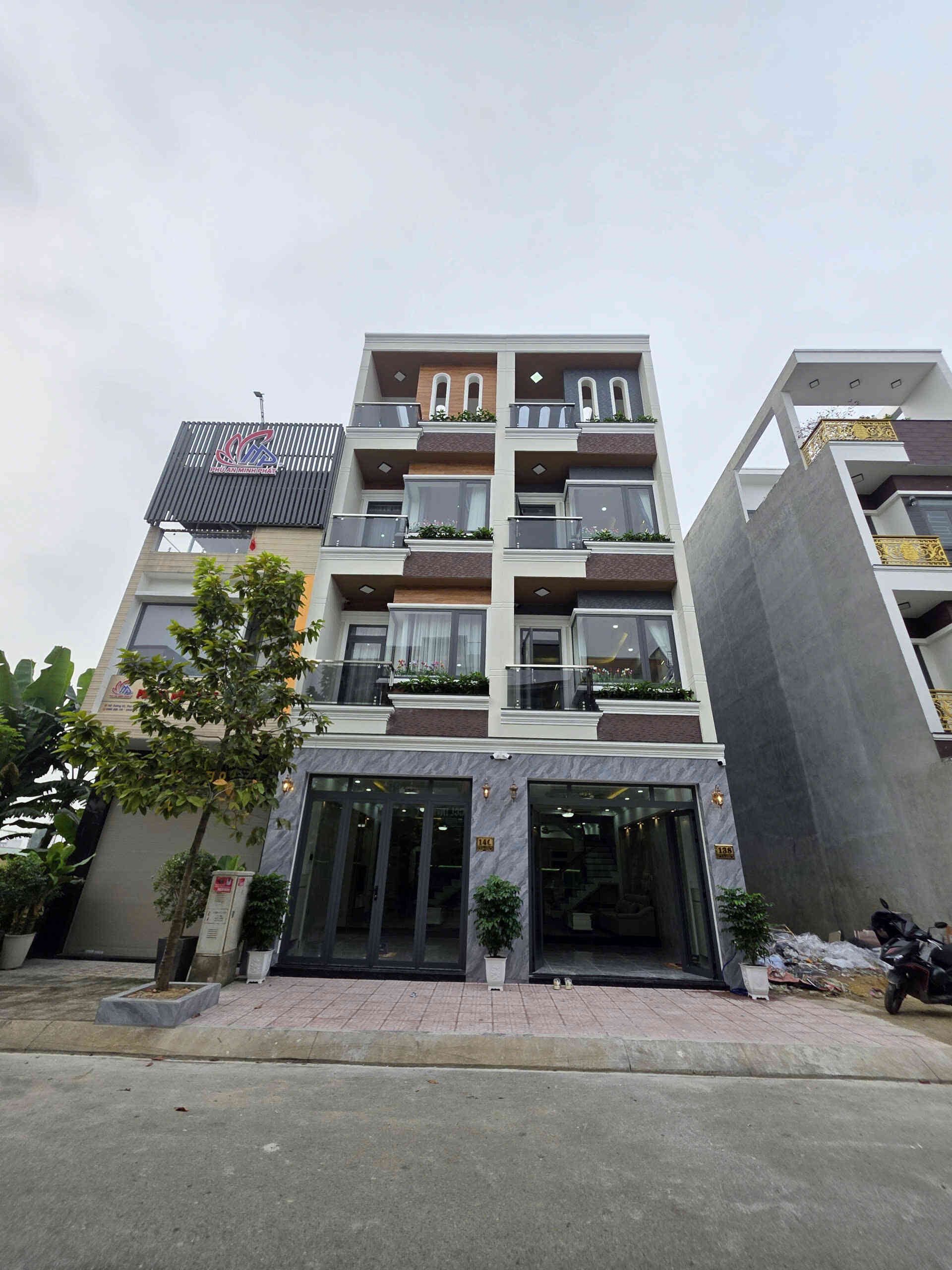 Bán nhà mới 1T3L 4x19m hoàn công, đường N1 KDC Phú Hồng Thịnh 9 p.Bình An, full nội thất