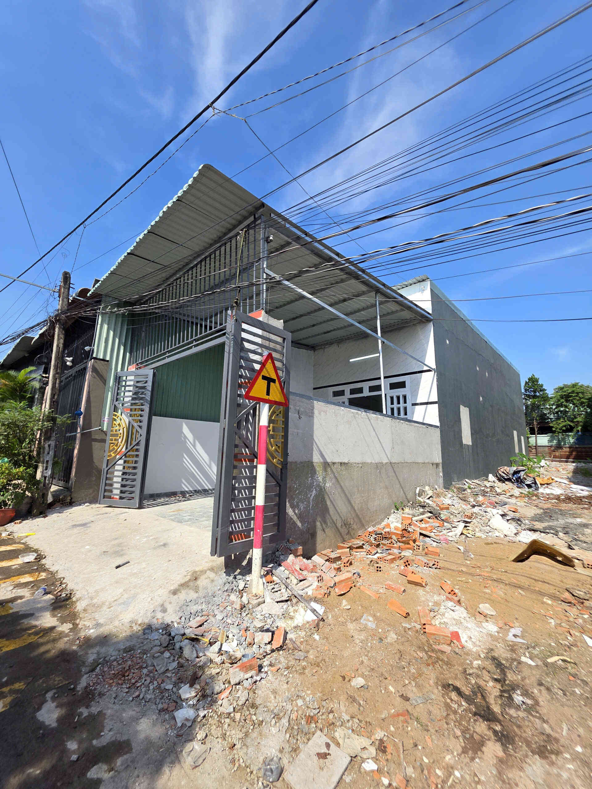 Bán nhà 1T1L 4.5x25m, hẻm ĐT.743C p. Thái Hòa