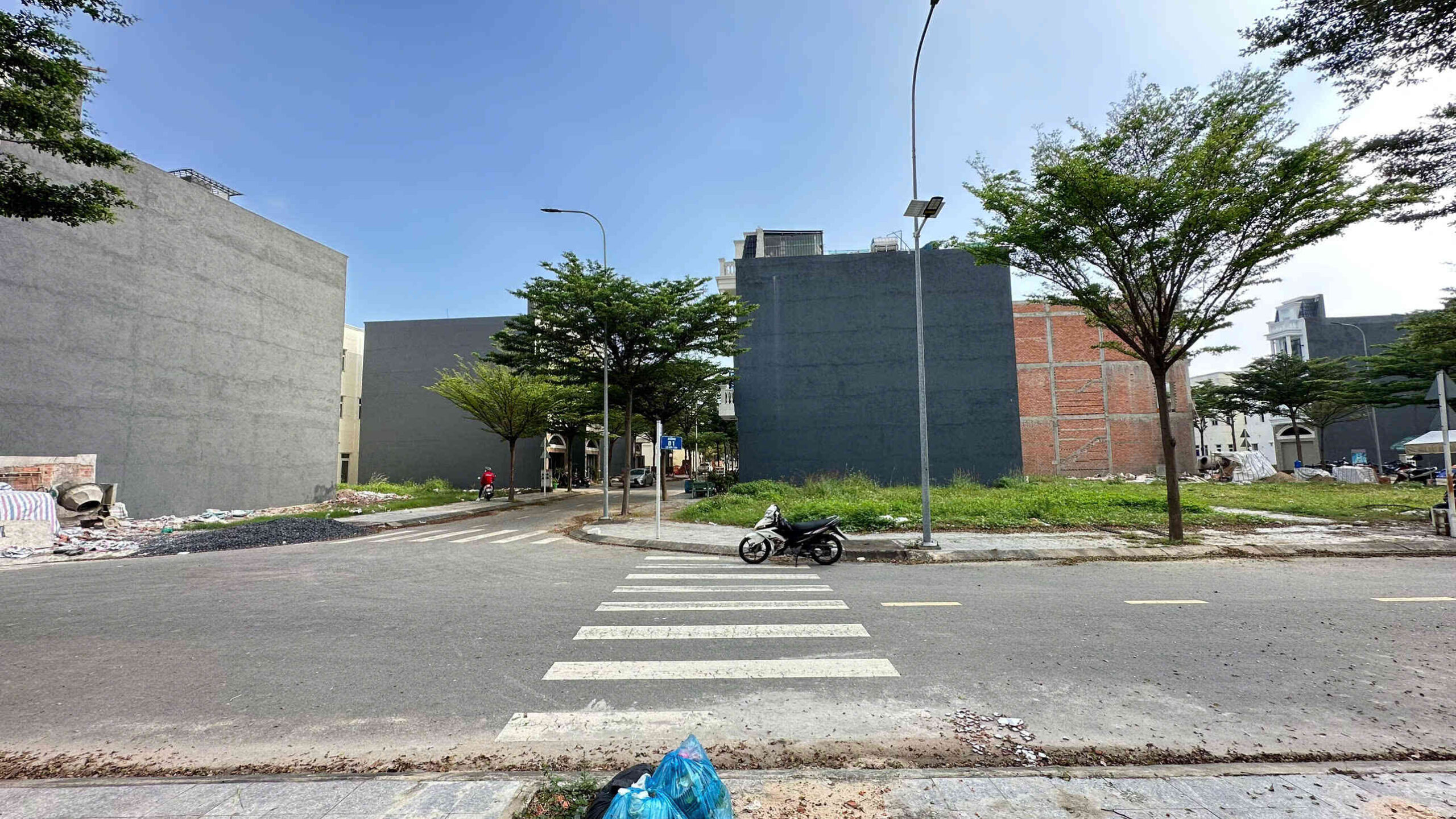 Bán đất 4x16m, đường D1 KDC Icon Central gần chợ Thông Dụng