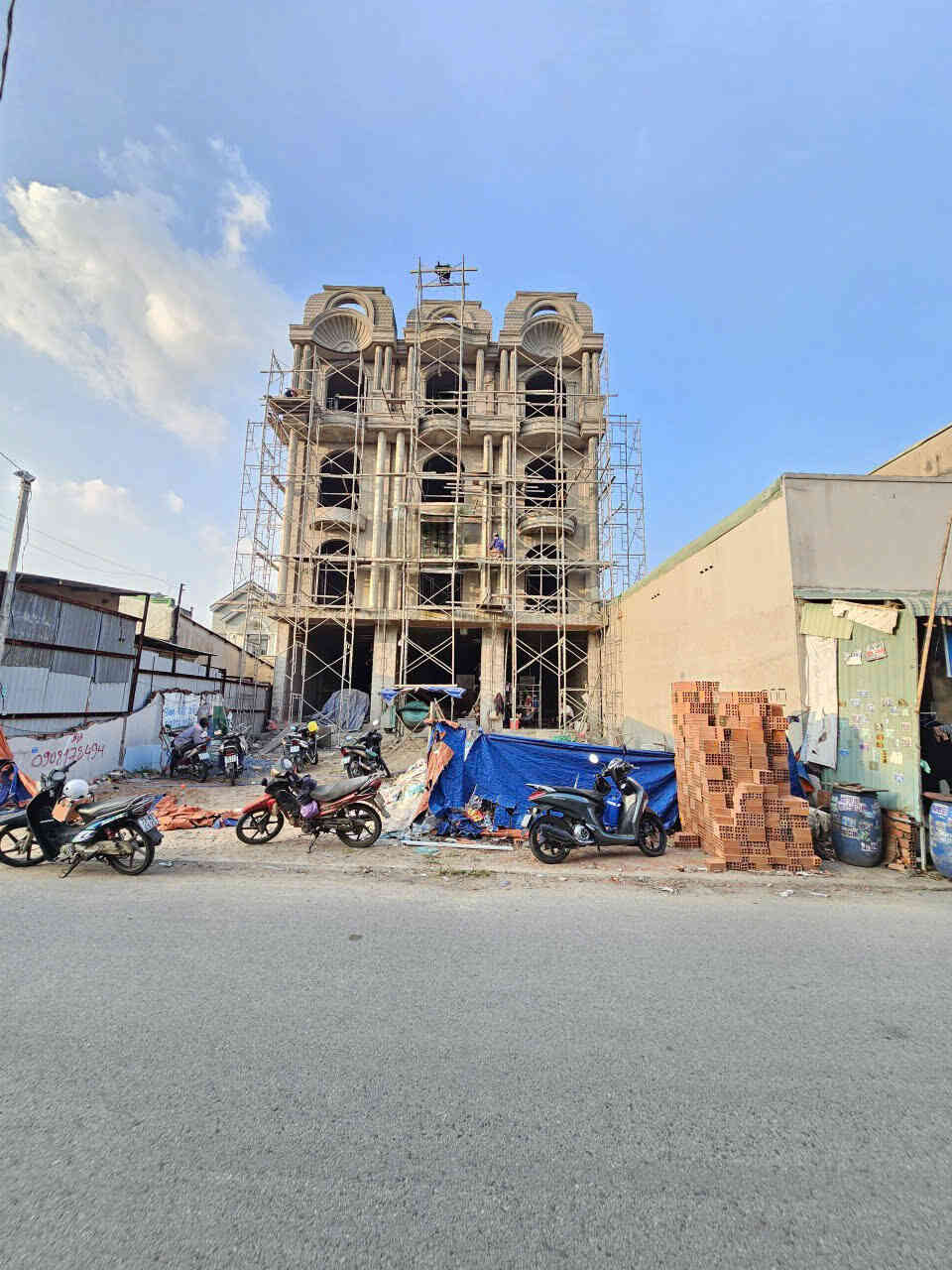 Bán nhà mới 1T3L 4x29m hoàn công, mặt tiền Đông Tác p. Tân Đông Hiệp gần TTYT Dĩ An