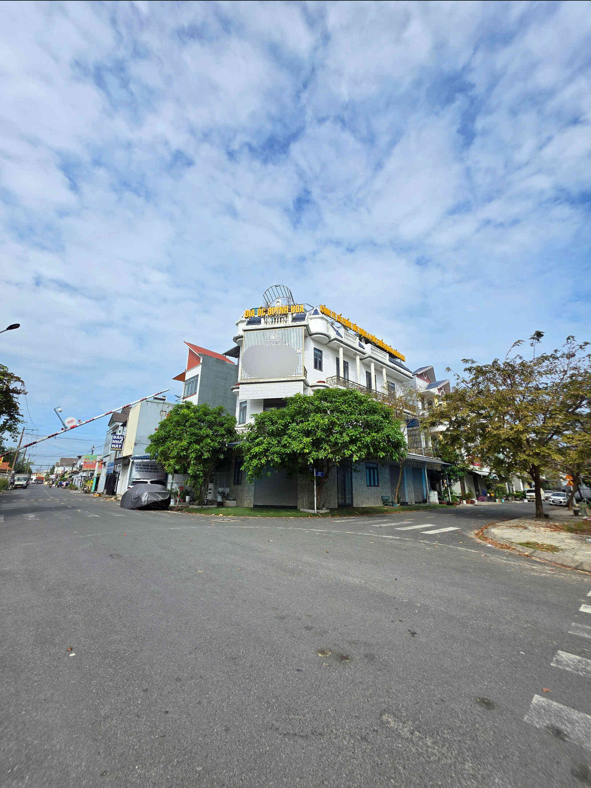 Bán căn góc 1T2L 5x19m, đường N2 KDC The Suncity p. An Phú gần chợ Đông Đô