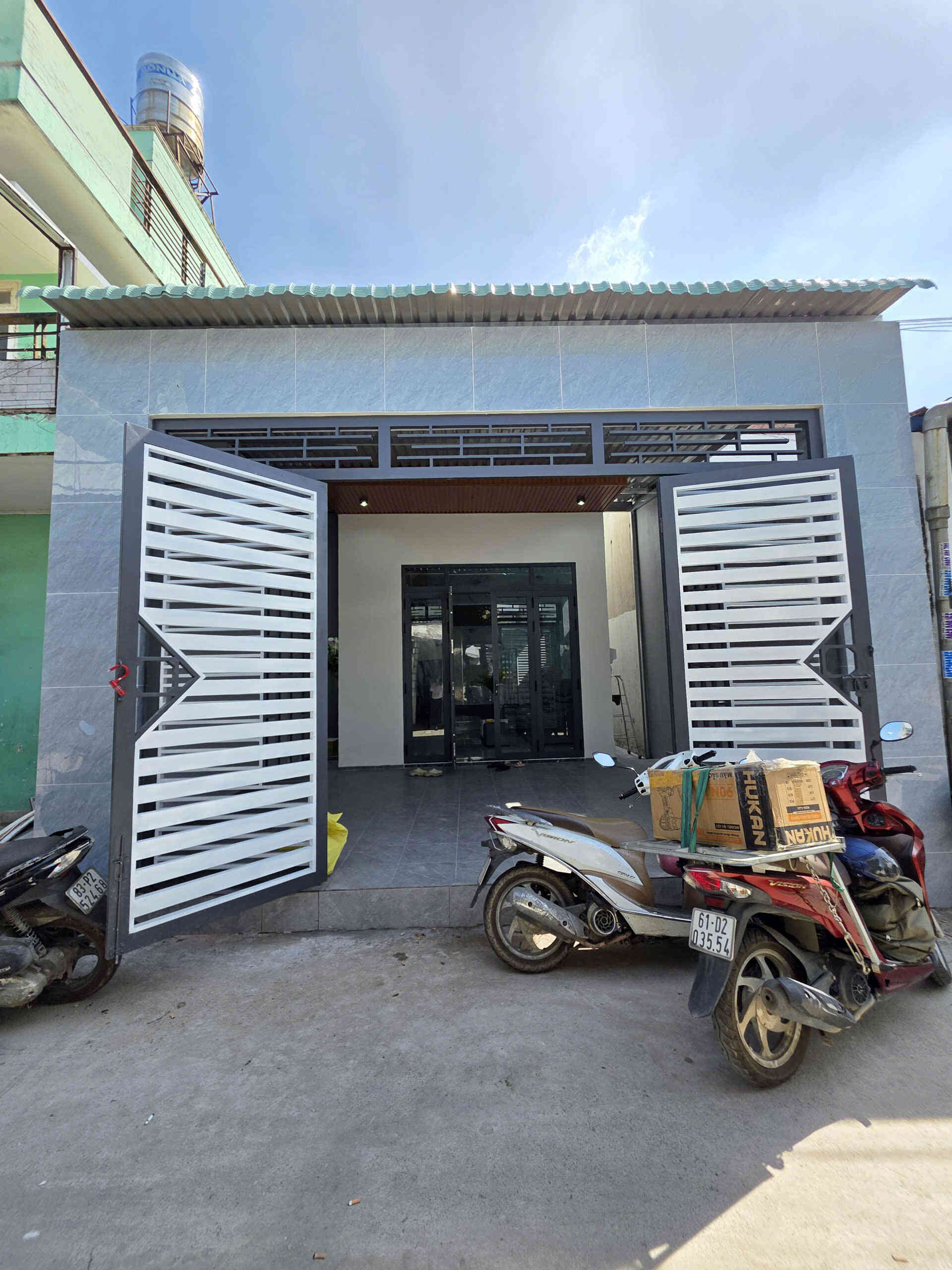 Bán nhà mới cấp 4 (4.8x21m), hẻm Nguyễn Thái Học p. Tân Đông Hiệp gần TTYT Dĩ An