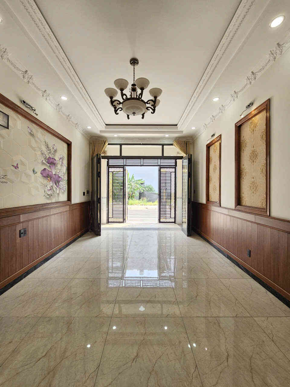 Bán nhà 1T3L 4x17m hoàn công, đường D1 KDC Phú Hồng Thịnh 9 (Trục chính)
