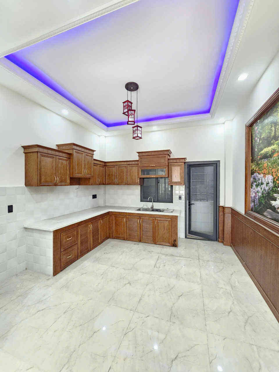 Bán nhà 1T3L 4x17m hoàn công, đường D1 KDC Phú Hồng Thịnh 9 (Trục chính)