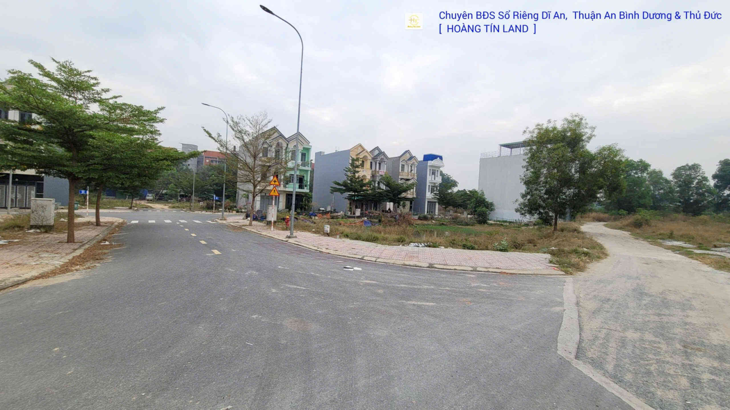 Bán lô góc 109.7m2, đường N6 KDC Phú Huy (Không vướng cống, tủ điện)