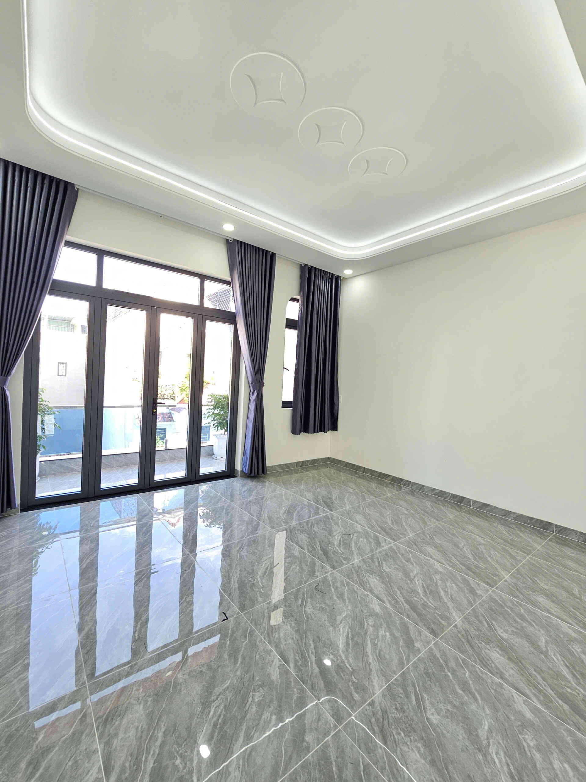 Bán nhà mới 1T2L 5x20m hoàn công, đường N1 KDC The Suncity p.An Phú, full nội thất