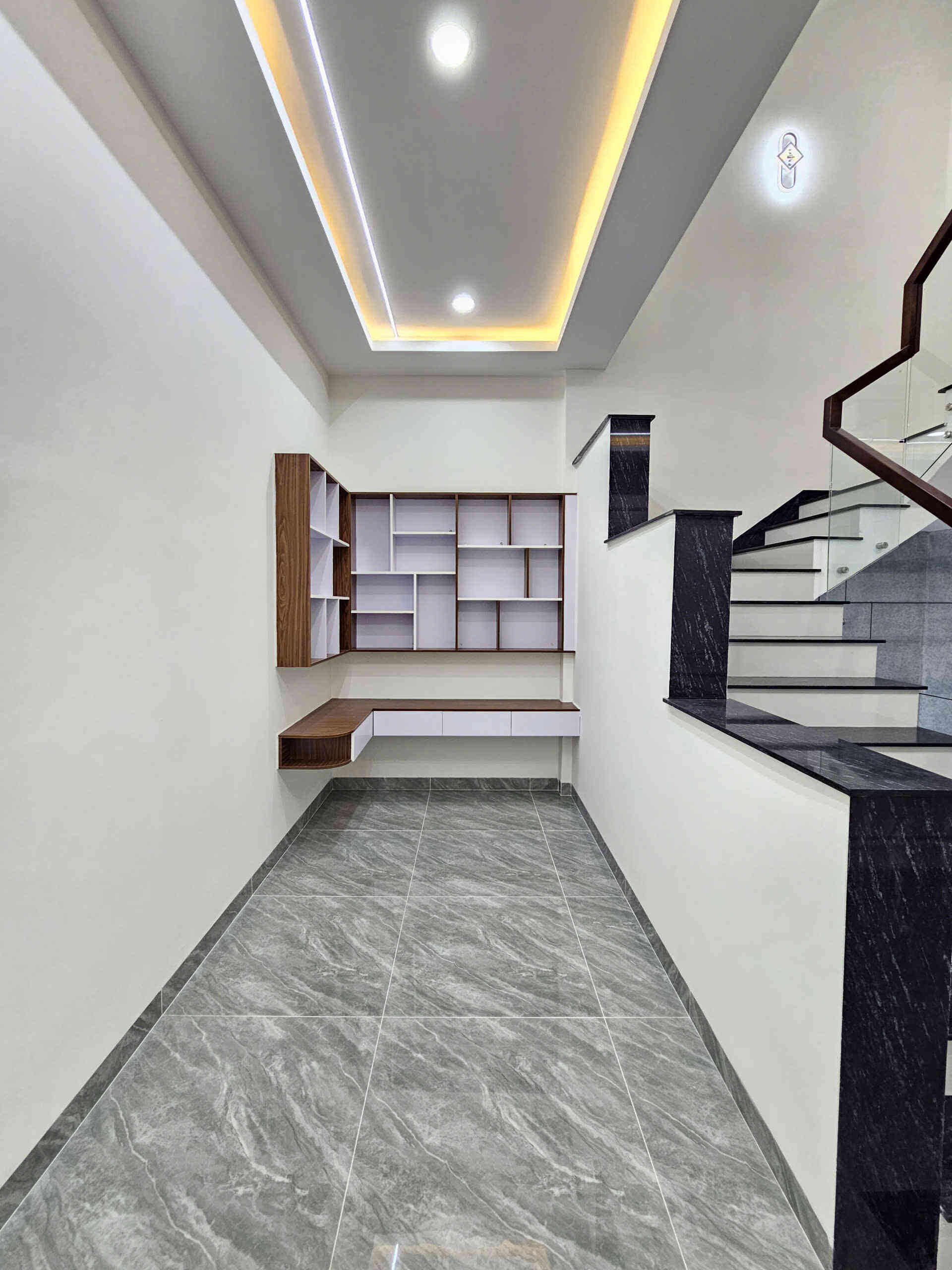 Bán nhà mới 1T2L 5x20m hoàn công, đường N1 KDC The Suncity p.An Phú, full nội thất