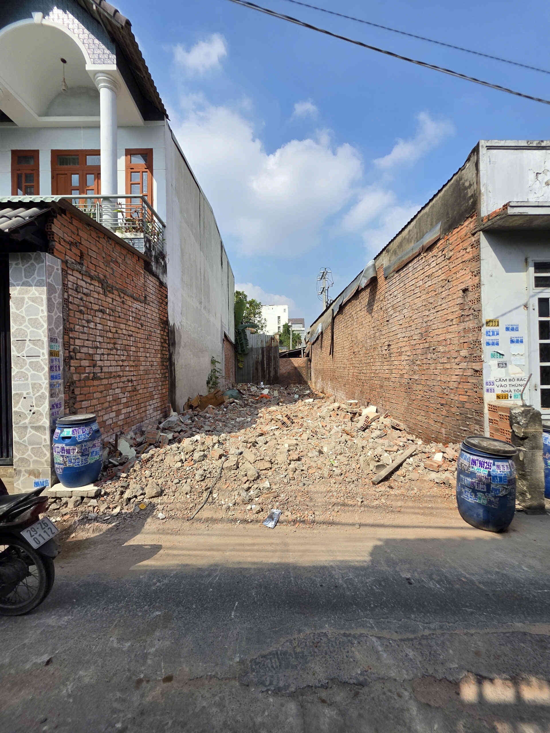 Bán đất 5x17m, hẻm ĐT.743B p. Tân Đông Hiệp gần Ngã 3 Ông Xã