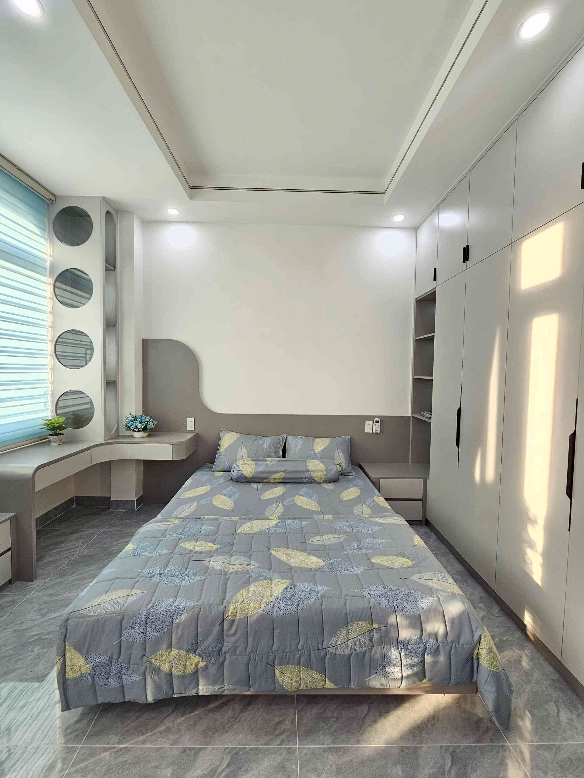 Bán nhà mới 1T2L 4x15m, đường D7 KDC Phú Huy, full nội thất (Không vướng cống, tủ điện)
