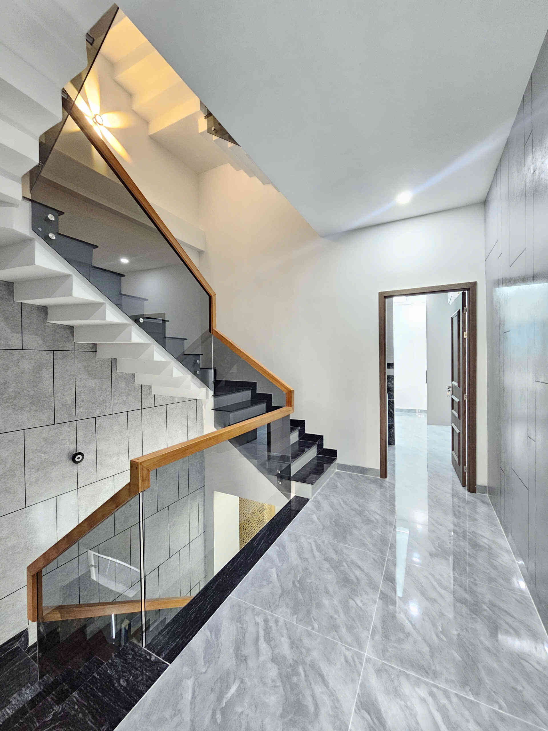 Bán nhà mới 1T2L 4x15m, đường D7 KDC Phú Huy, full nội thất (Không vướng cống, tủ điện)