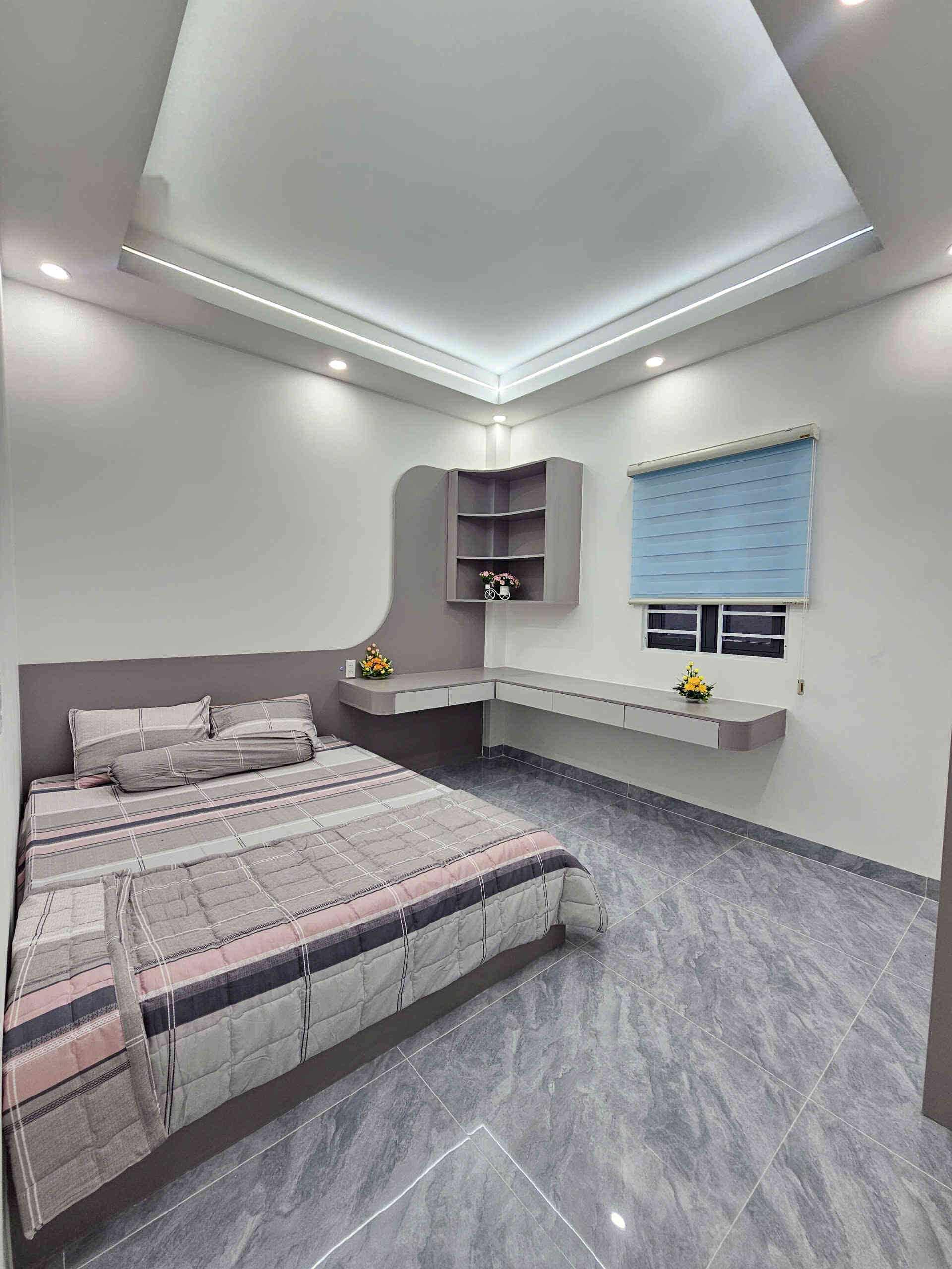 Bán nhà mới 1T2L 4x15m, đường D7 KDC Phú Huy, full nội thất (Không vướng cống, tủ điện)