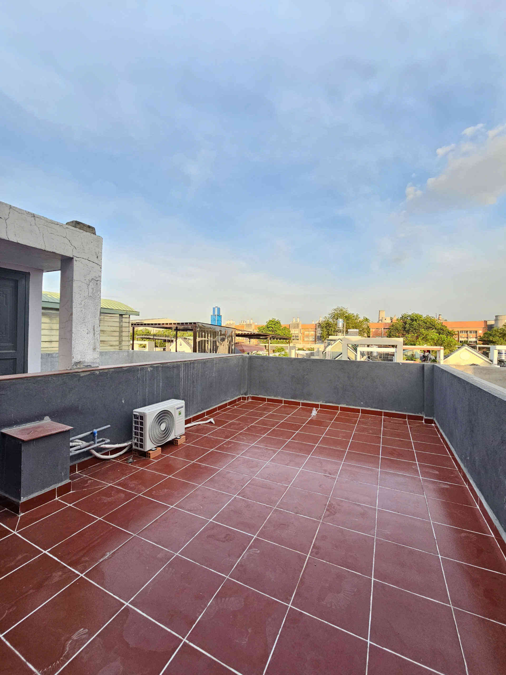 Bán nhà mới 1T2L 4x15m, đường D7 KDC Phú Huy, full nội thất (Không vướng cống, tủ điện)