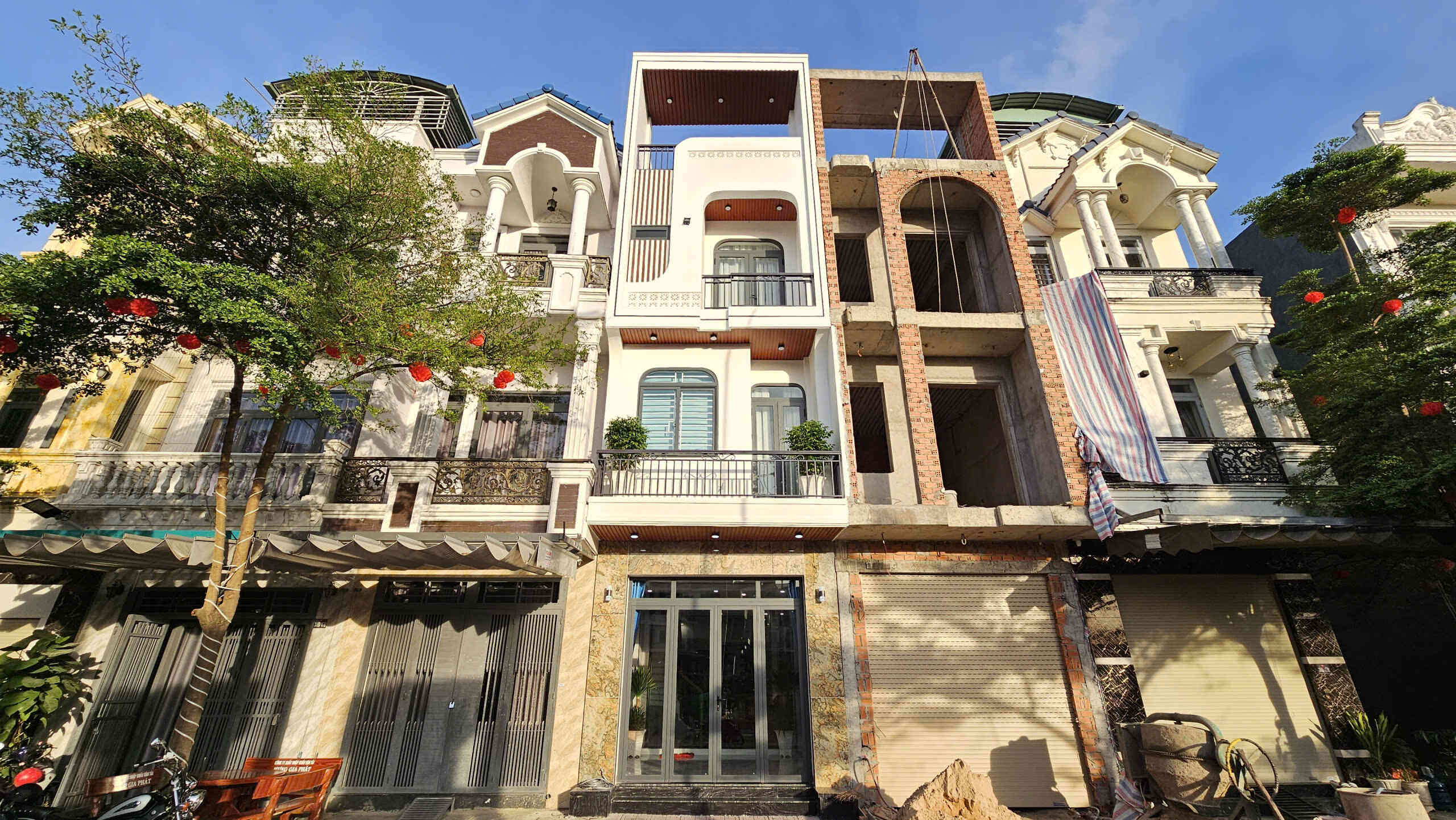 Bán nhà mới 1T2L 4x15m, đường D7 KDC Phú Huy, full nội thất (Không vướng cống, tủ điện)