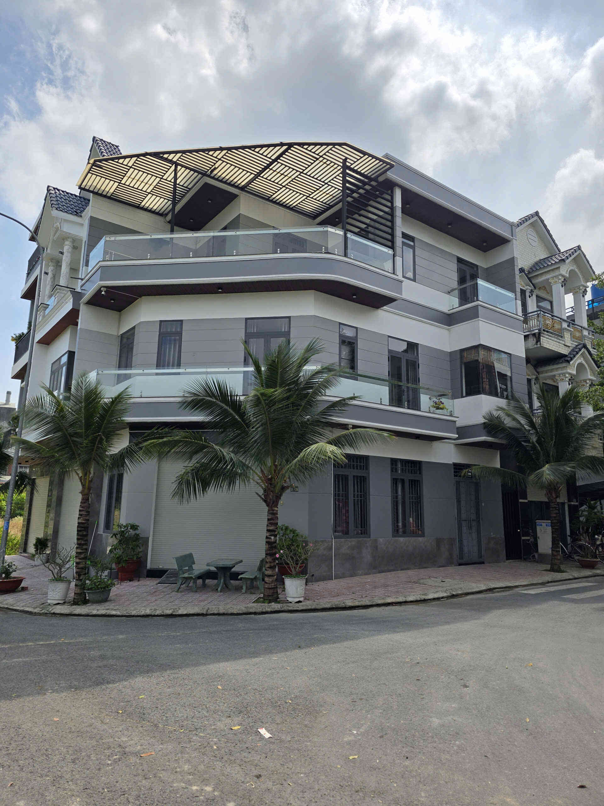Bán căn góc 1T2L 5.6x13m hoàn công, đường N1 KDC Phú Huy p.Bình Chuẩn