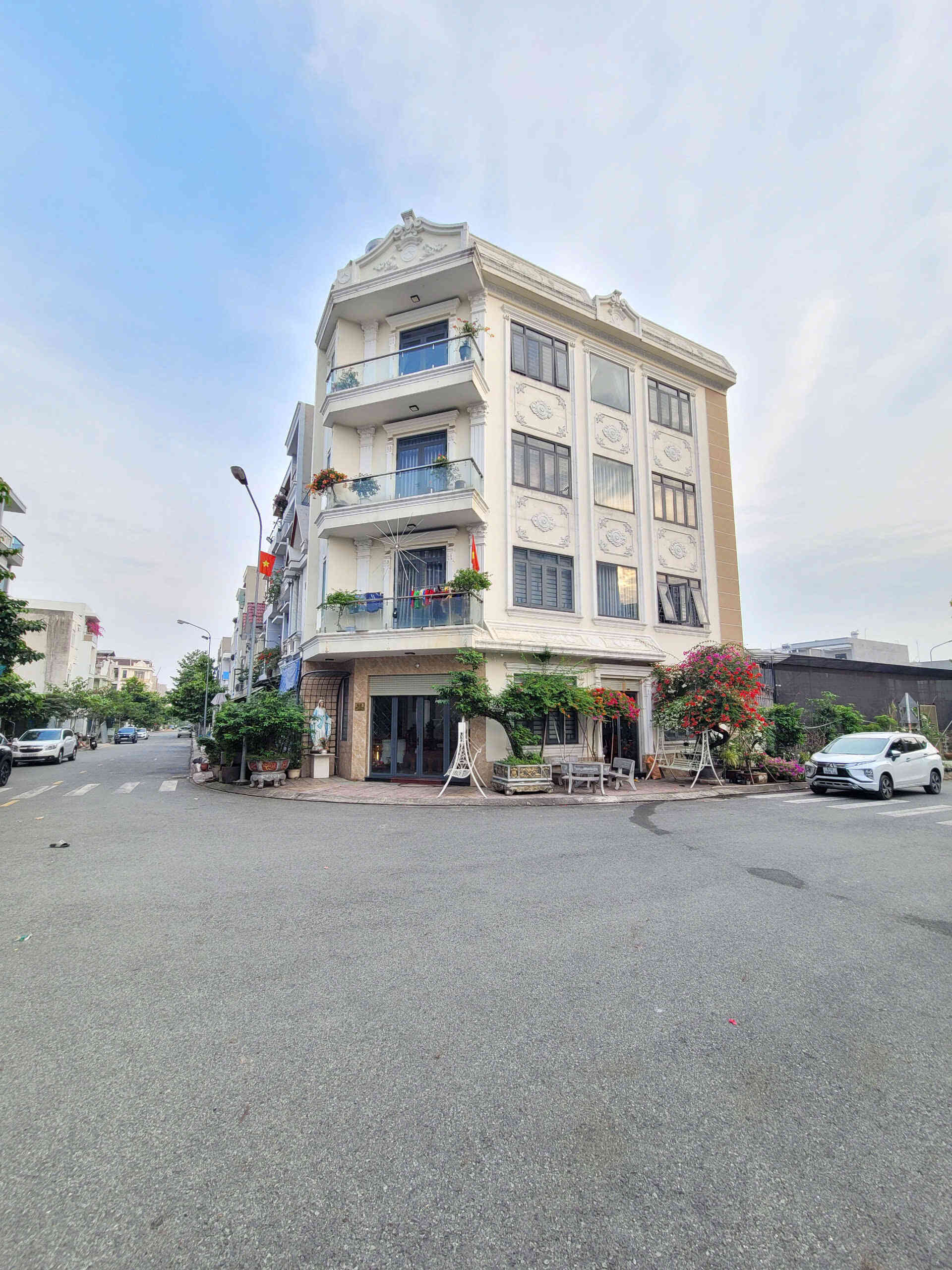Bán căn góc 1T3L 5x16m hoàn công, đường D2 KDC Phú Hồng Thịnh 6 p. Bình An