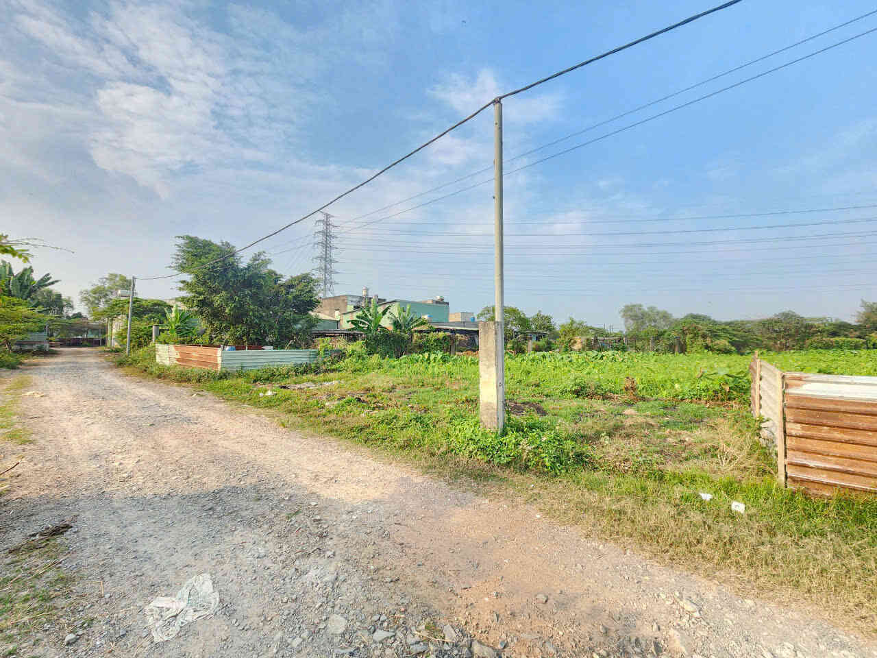 Bán đất 5.8x20m, hẻm Bùi Thị Xuân p. Tân Bình