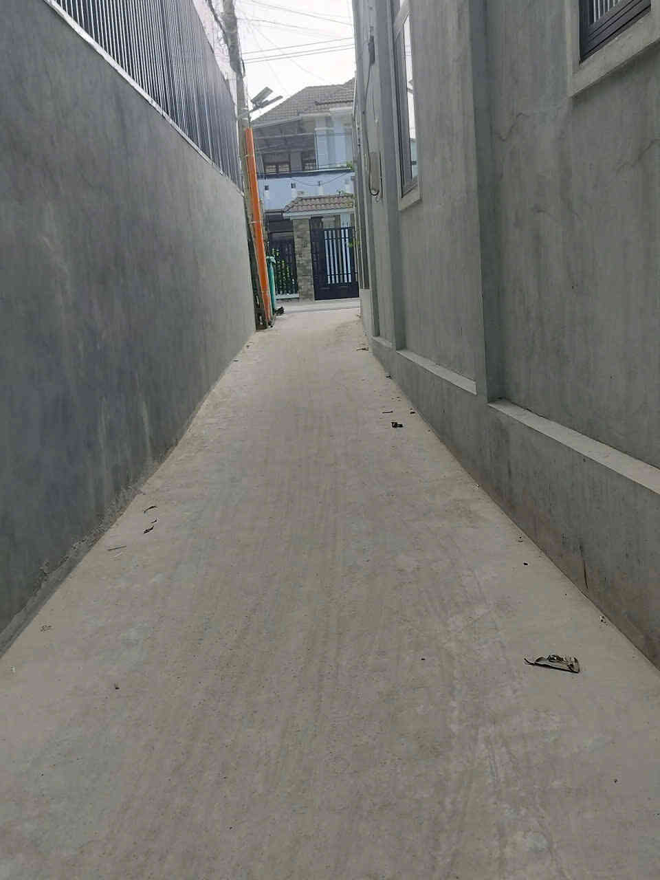 Bán nhà cấp 4 (5.9×18.5m), hẻm Chòm Sao p. Hưng Định gần chợ Búng