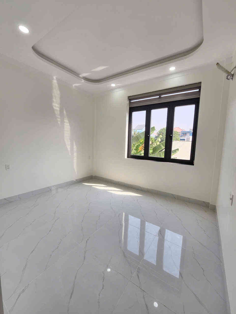 Bán nhà mới 1T2L 4x18m hoàn công, đường D1 KDC Đông Hưng (Trục chính)