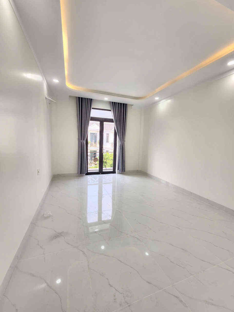 Bán nhà mới 1T2L 4x18m hoàn công, đường D1 KDC Đông Hưng (Trục chính)