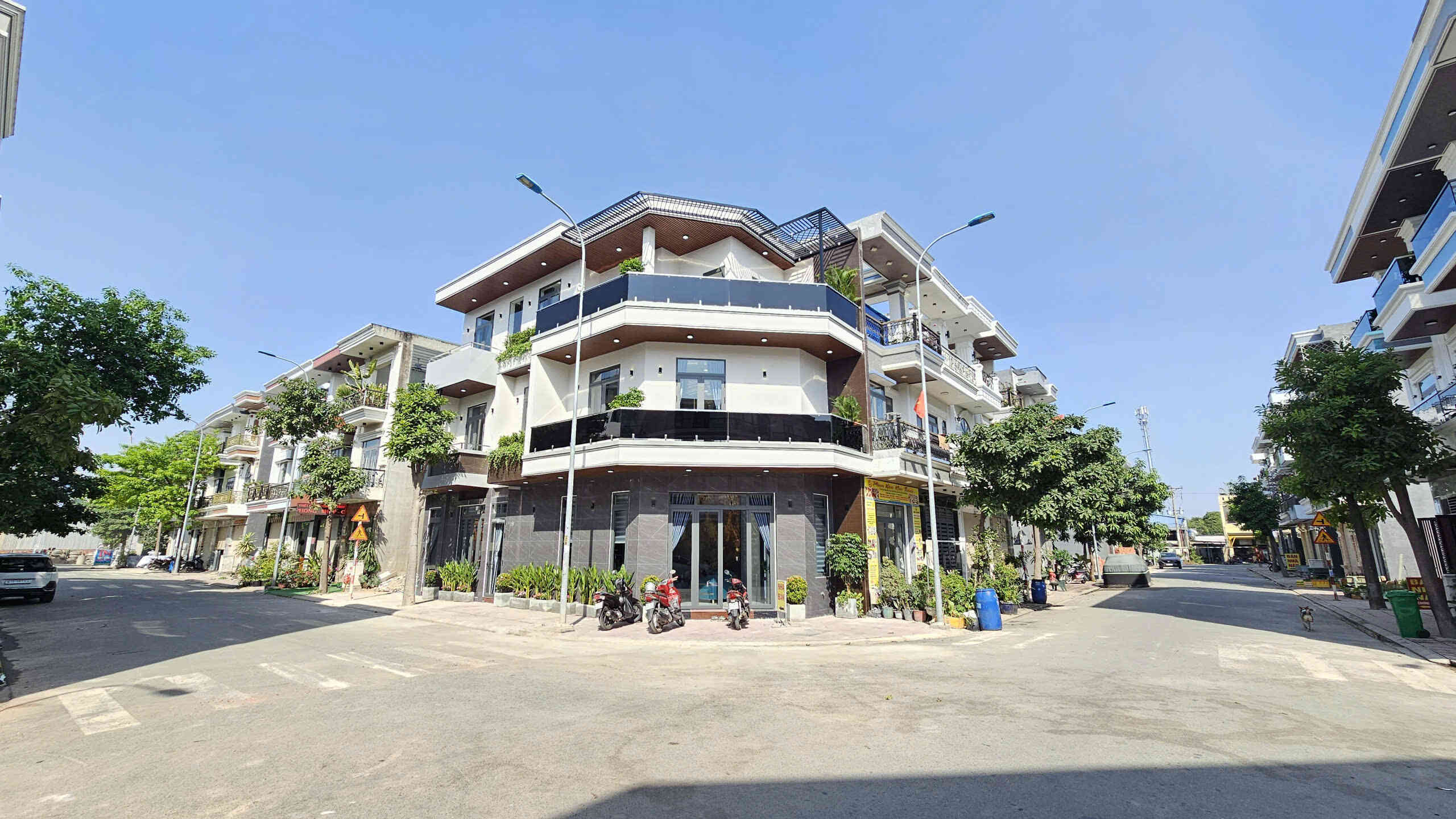 Bán căn góc 1T2L 5x16m, đường D1 KDC Lê Phong Bình Chuẩn 1 p. Bình Chuẩn, full nội thất