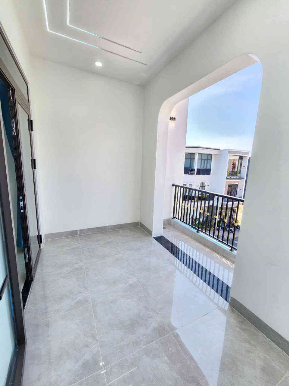 Bán nhà mới 1T2L 4×16.5m, đường N1 KDC Lê Phong An Phú 3 p. An Phú, full nội thất