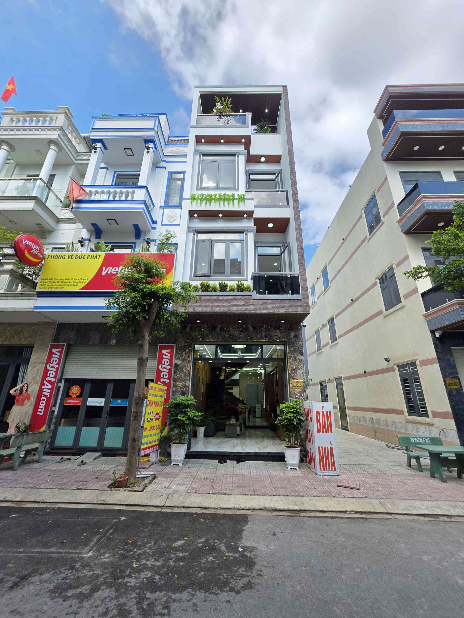 Bán căn góc mới 1T2L 4x15m hoàn công, đường D2 KDC Phú Hồng Đạt P. Bình Chuẩn, full nội thất