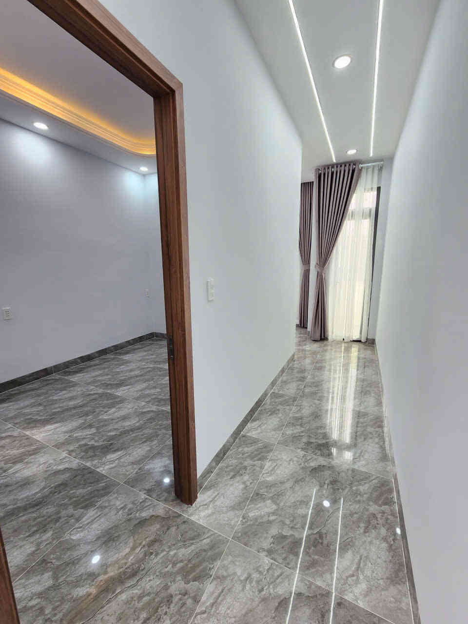 Bán nhà mới 1T2L 4x15m, đường N4 KDC Icon Central, full nội thất (Hoàn công)