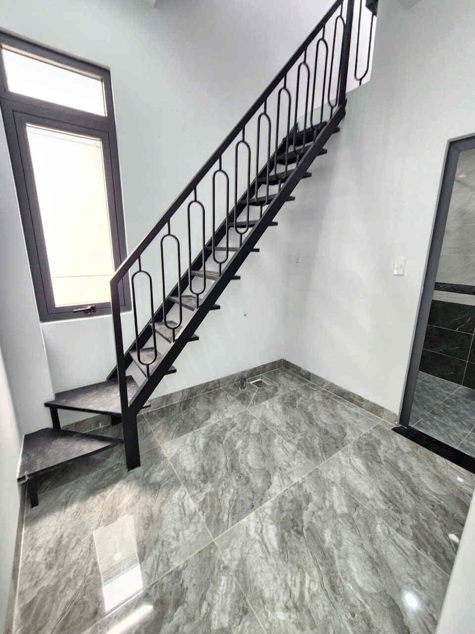 Bán nhà mới 1T2L 4x15m, đường N4 KDC Icon Central, full nội thất (Hoàn công)