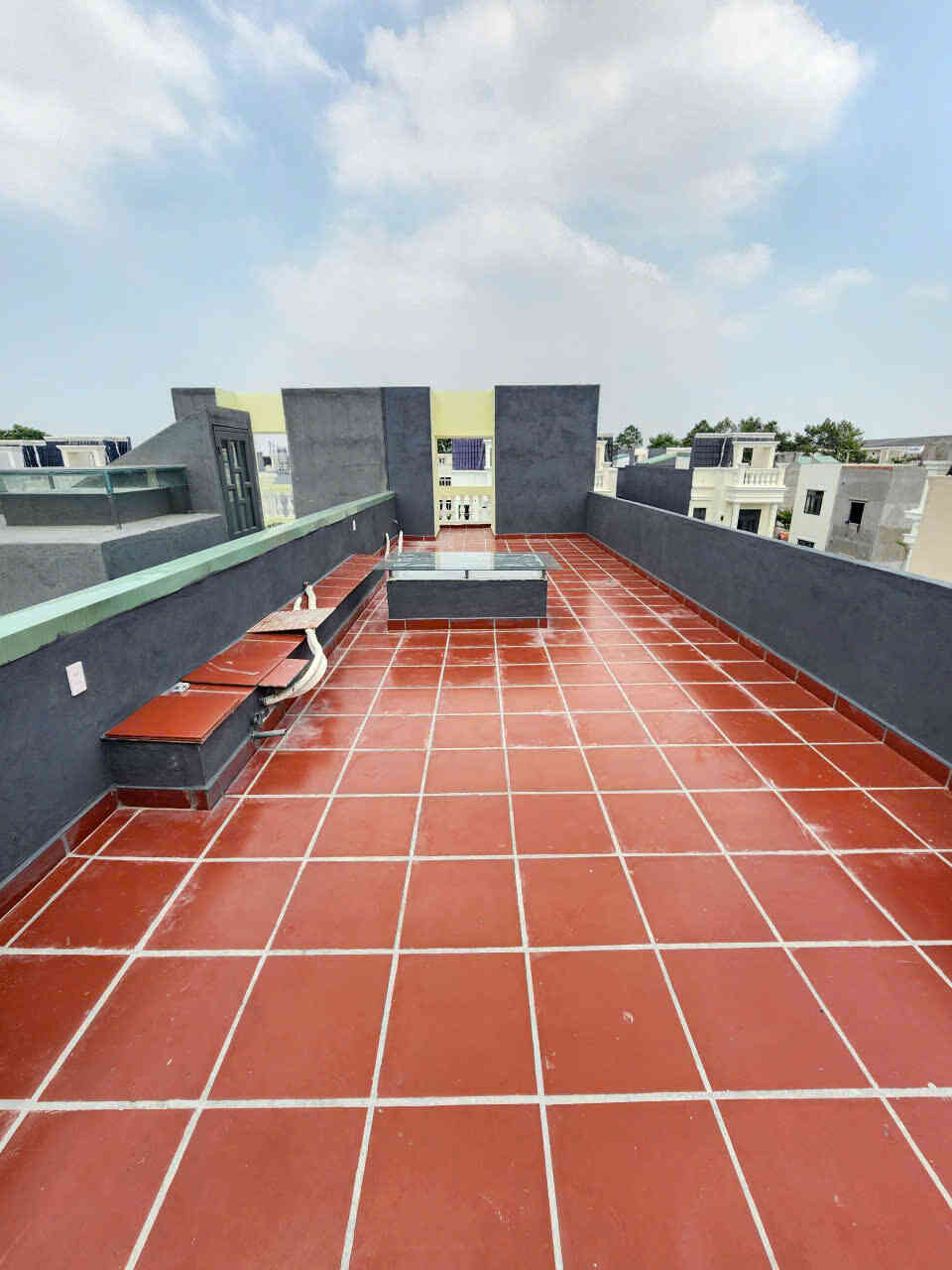 Bán nhà mới 1T2L 4x15m, đường N4 KDC Icon Central, full nội thất (Hoàn công)