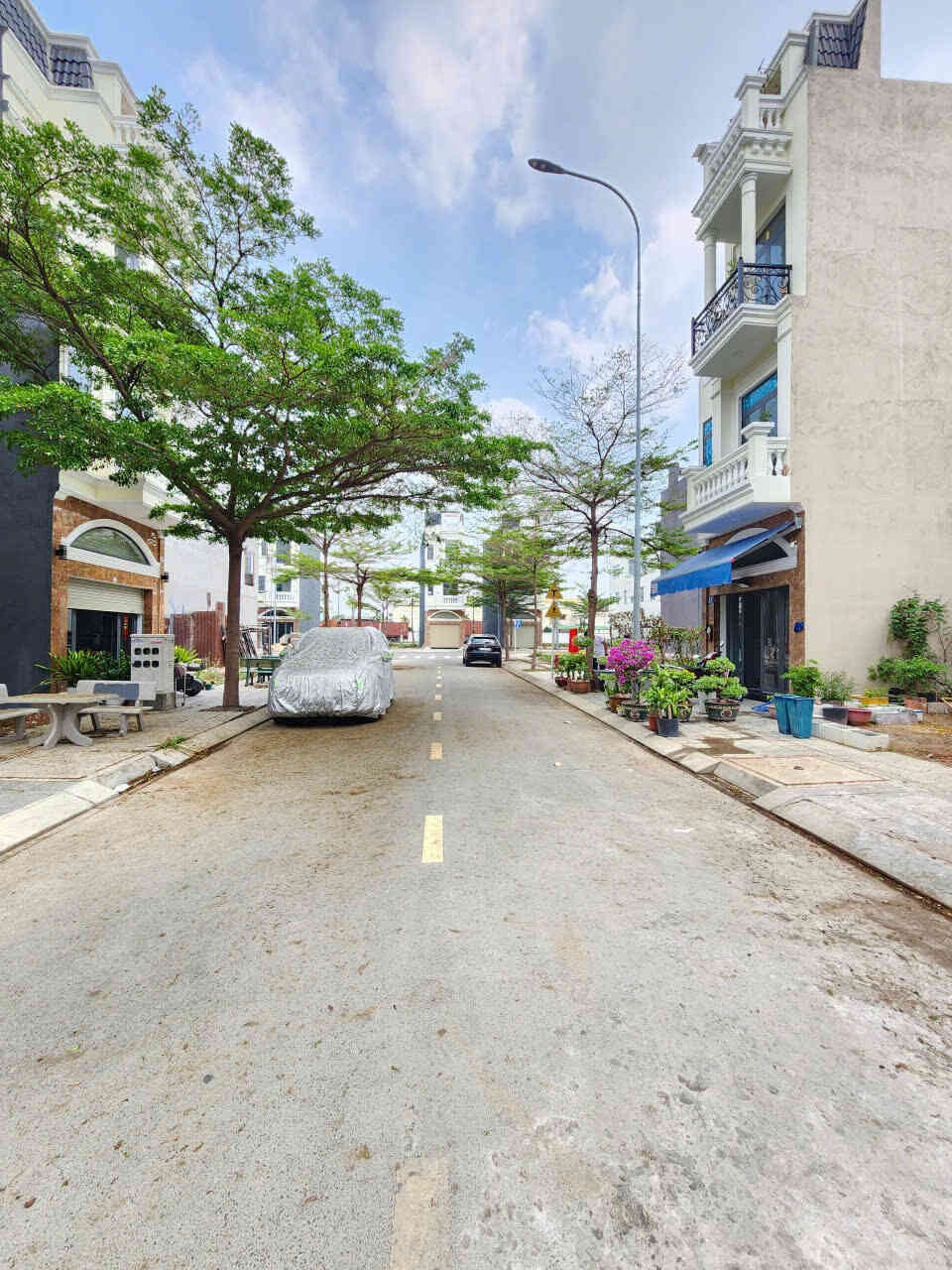Bán nhà mới 1T2L 4x15m, đường N4 KDC Icon Central, full nội thất (Hoàn công)