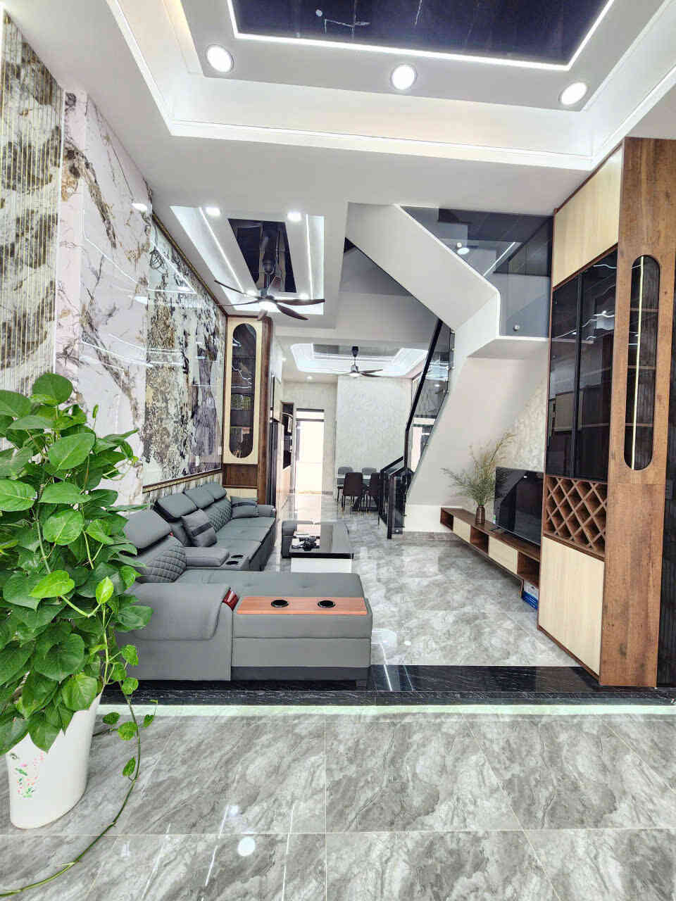 Bán nhà mới 1T2L 4x15m, đường N4 KDC Icon Central, full nội thất (Hoàn công)