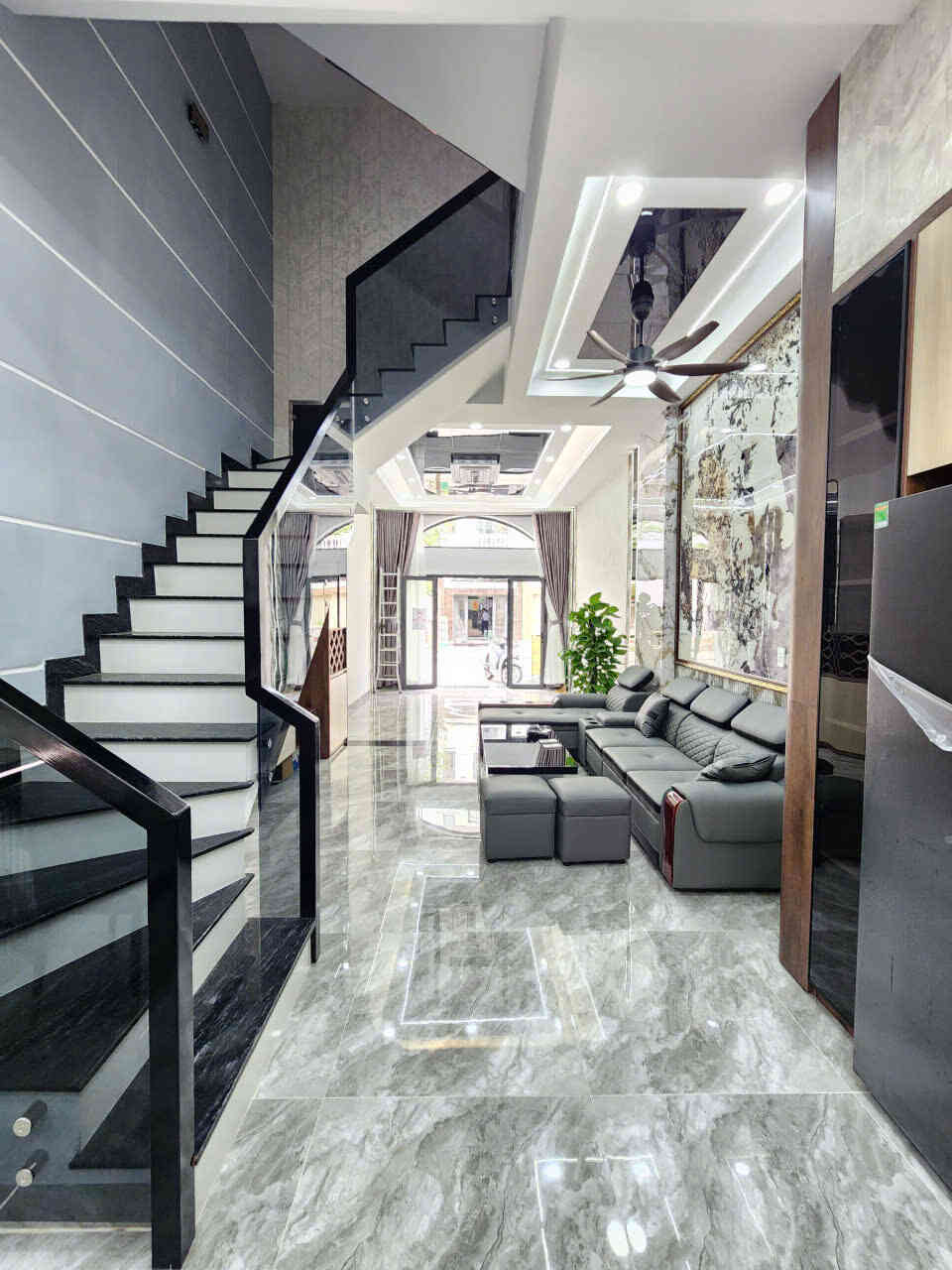 Bán nhà mới 1T2L 4x15m, đường N4 KDC Icon Central, full nội thất (Hoàn công)