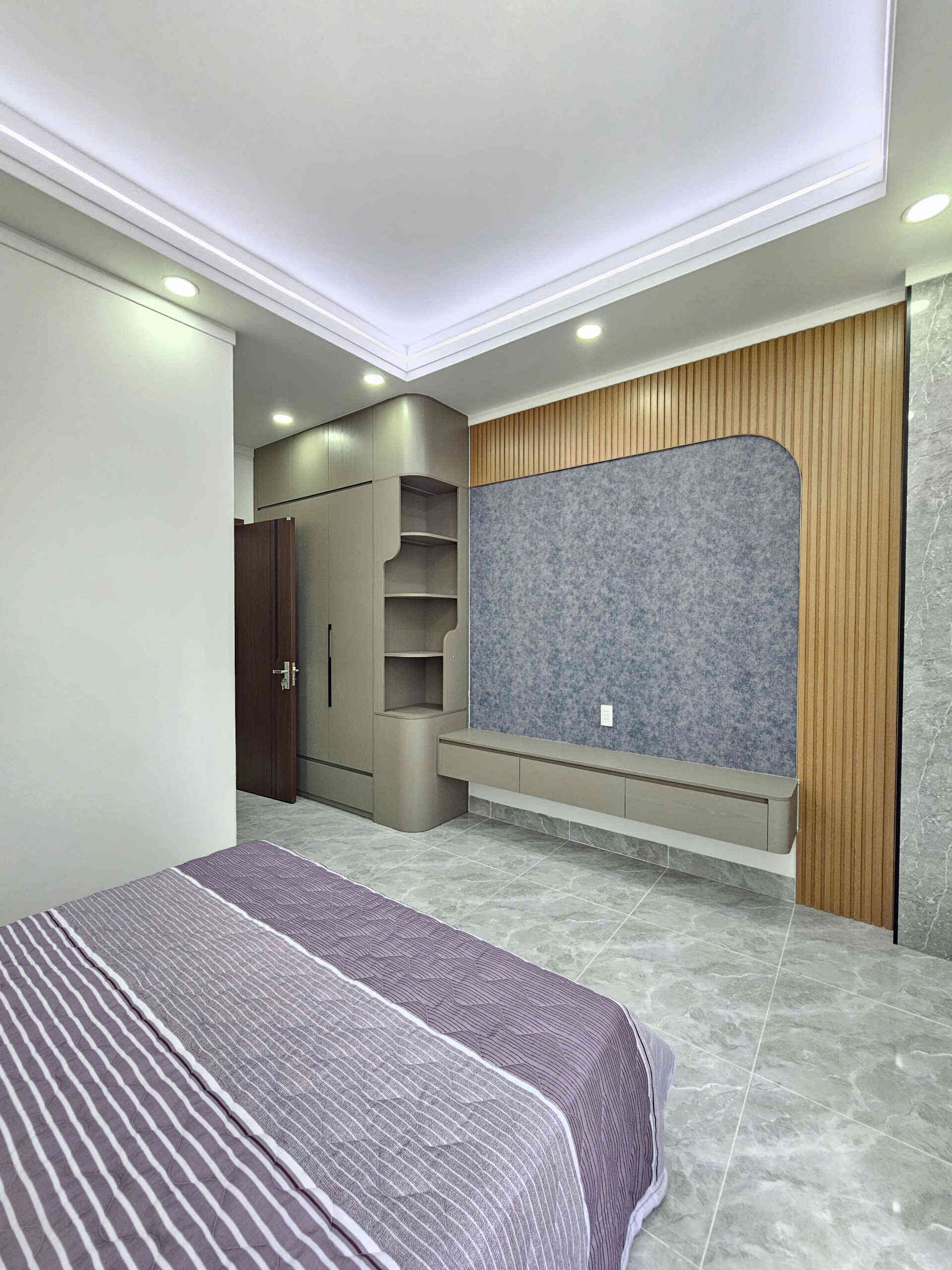 Bán nhà mới 1T2L 4x16m, đường D1 KDC Lộc Phát, full nội thất (Trục chính)