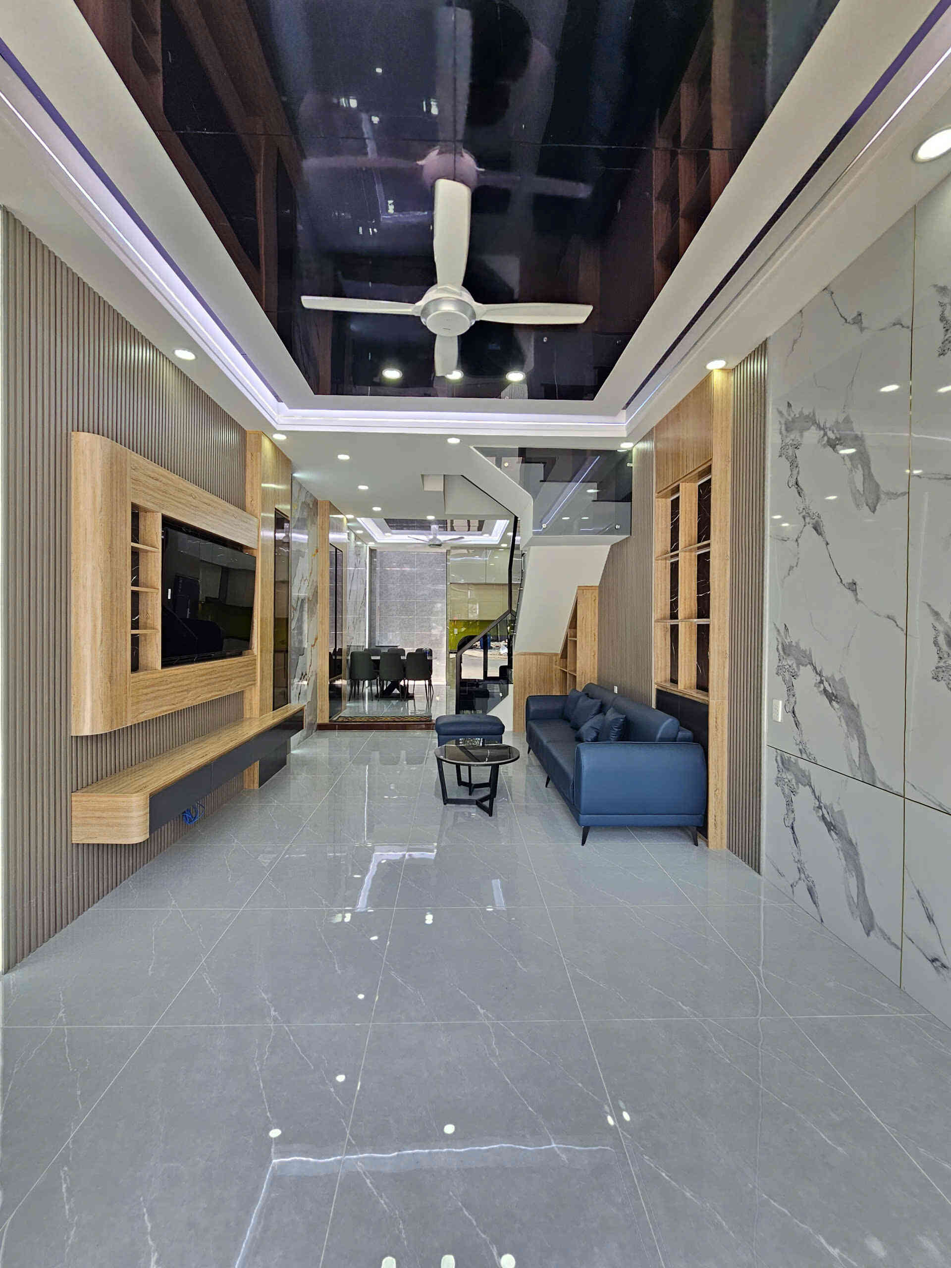 Bán nhà mới 1T2L 4x16m, đường D1 KDC Lộc Phát, full nội thất (Trục chính)