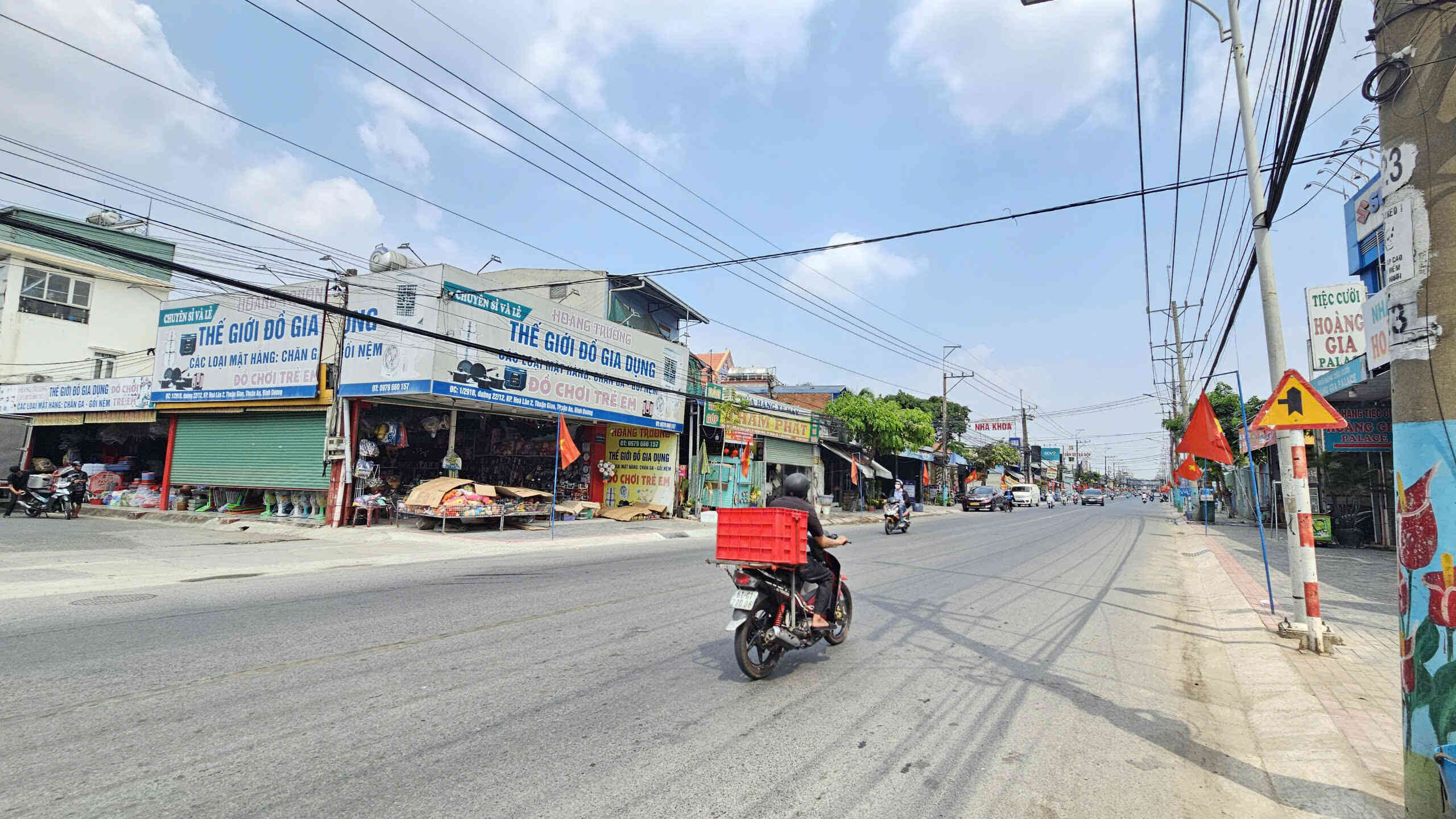 Bán nhà cấp 4 (9.2x46m), mặt tiền đường 22 tháng 12 p. Thuận Giao gần chợ