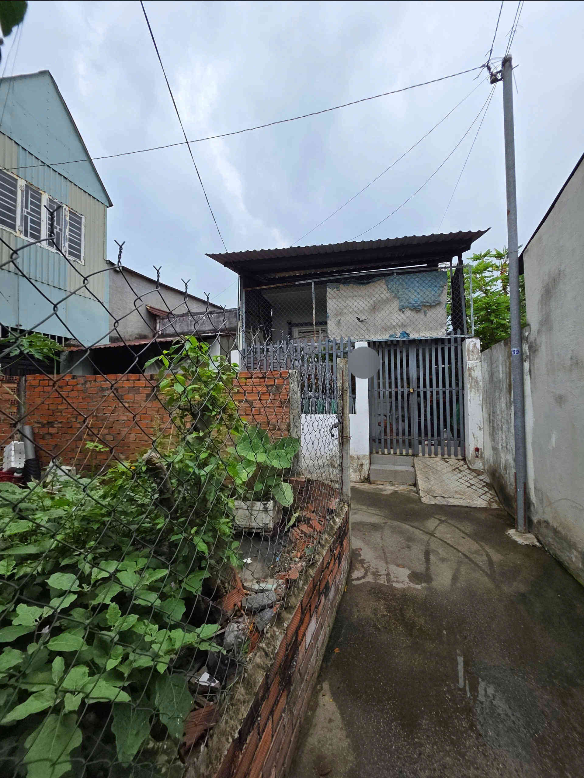 Bán nhà cấp 4 (4x16.5m), hẻm ĐT.743A p. Bình Thắng gần chợ Bình An