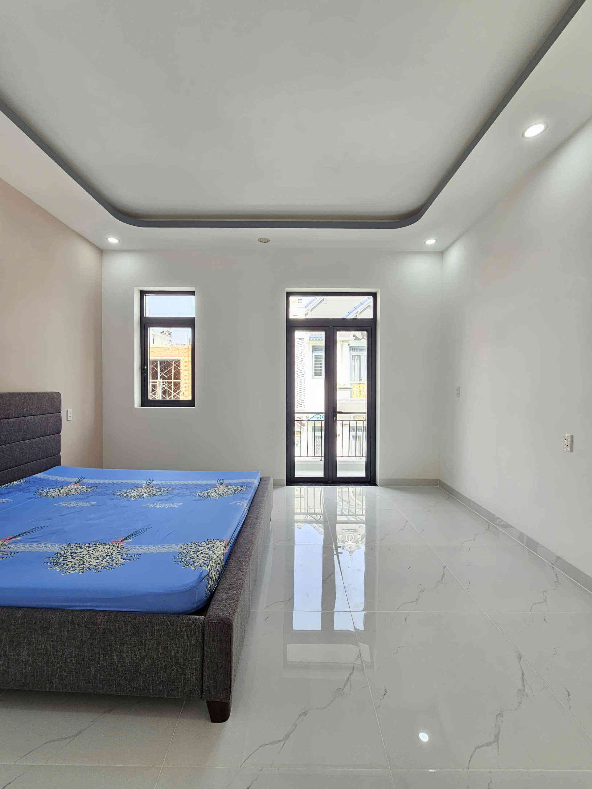 Bán nhà mới 1T2L 4.7x13m, đường D7 KDC Phú Hồng Khang, full nội thất (Hoàn công)