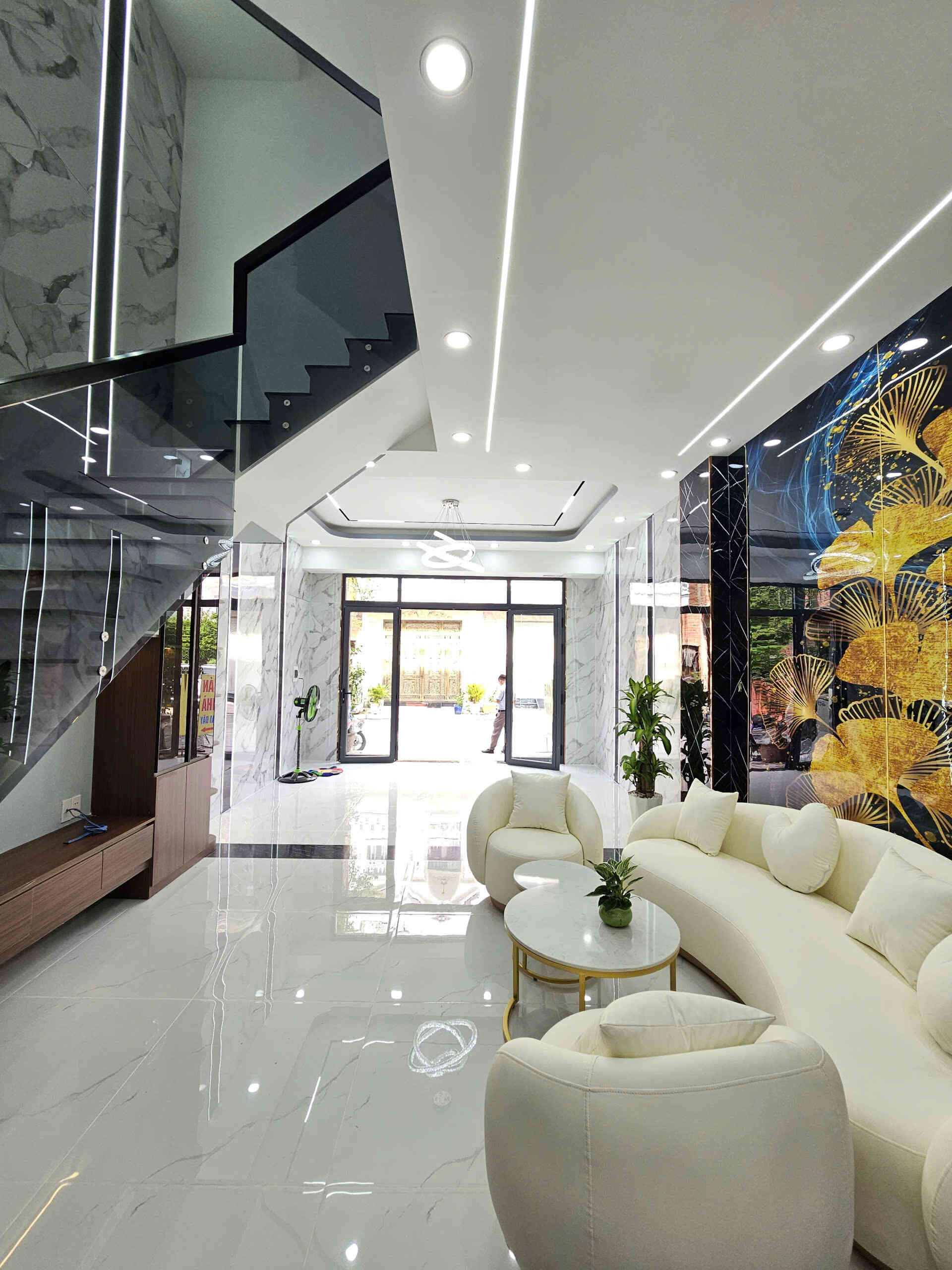 Bán nhà mới 1T2L 4.7x13m, đường D7 KDC Phú Hồng Khang, full nội thất (Hoàn công)