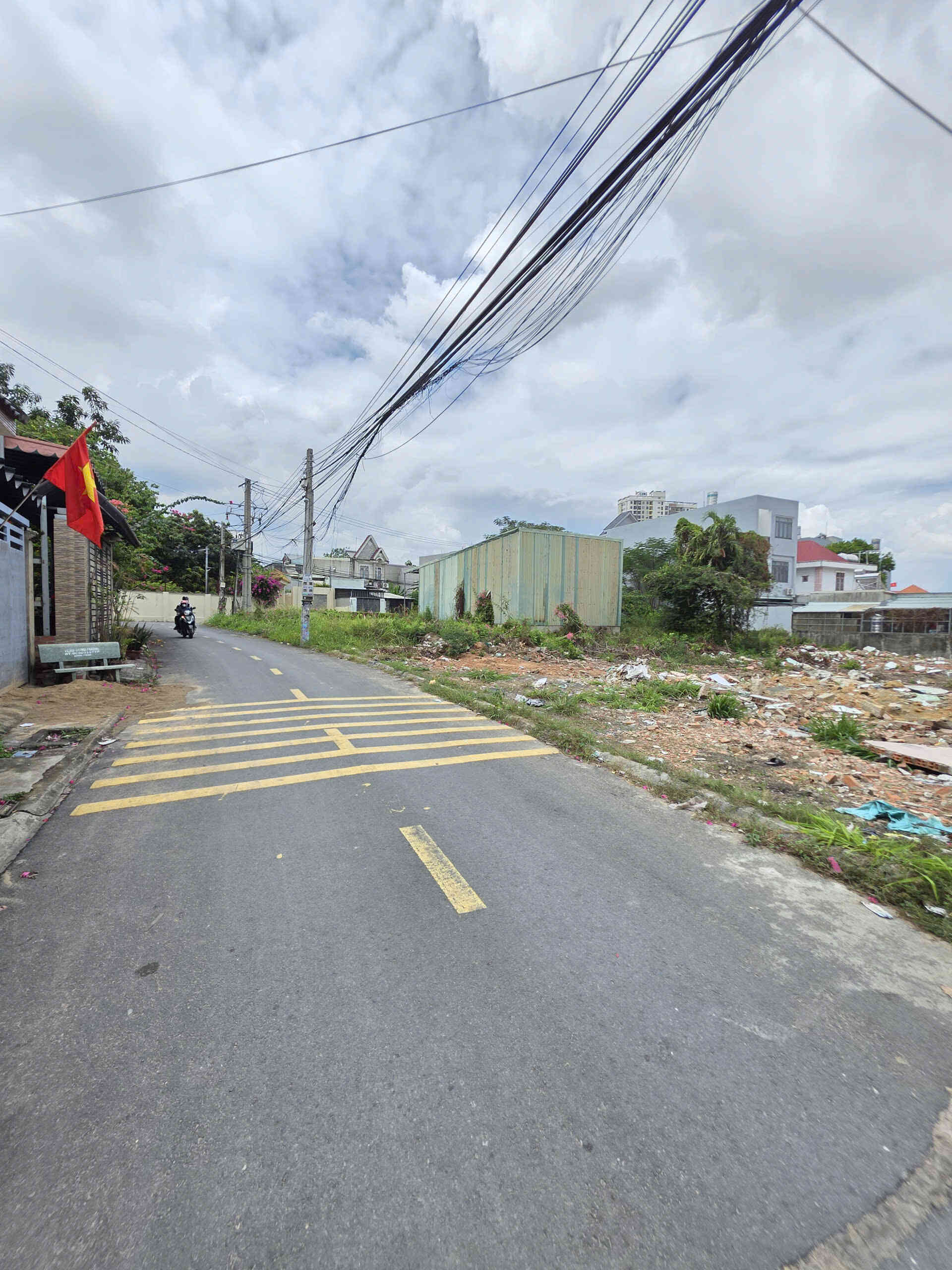 Bán đất 12x32m, hẻm Nguyễn Phong Sắc gần chợ Bình An