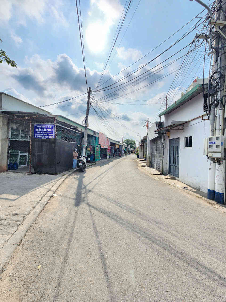 Bán dãy trọ 5.2x38m, mặt tiền Bình Chuẩn 15 p. Bình Chuẩn gần chợ, thu 10tr/th