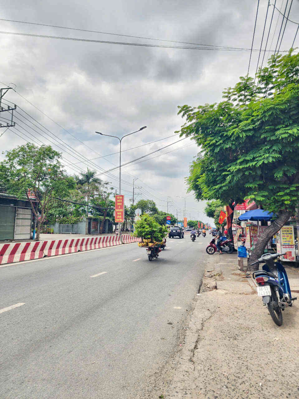 Bán nhà cấp 4 (5.5x49m), mặt tiền ĐT.743B p. Bình Hòa gần chợ Đồng An 3